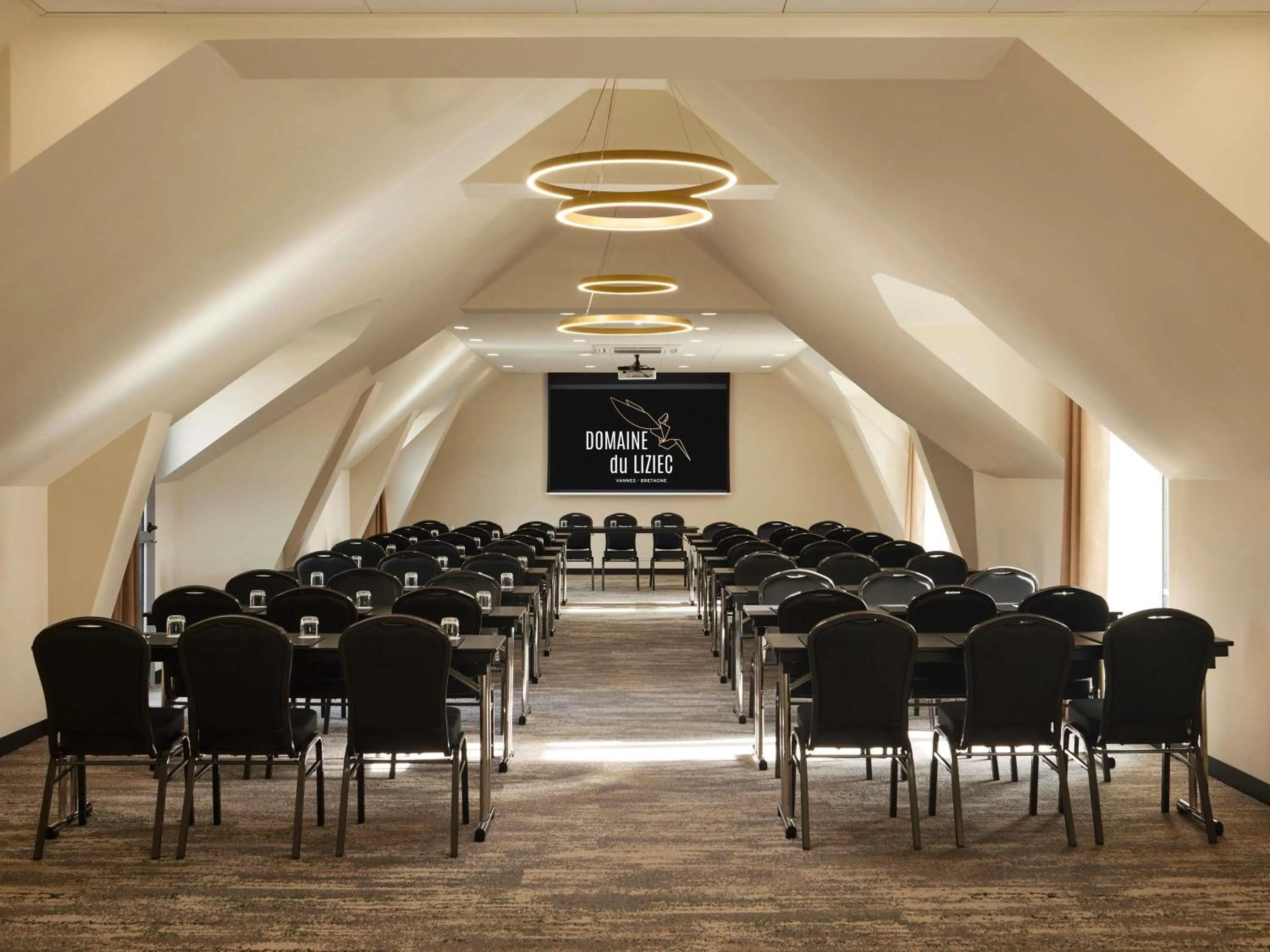Meeting/conference room in Domaine du Liziec Vannes - MGallery Collection