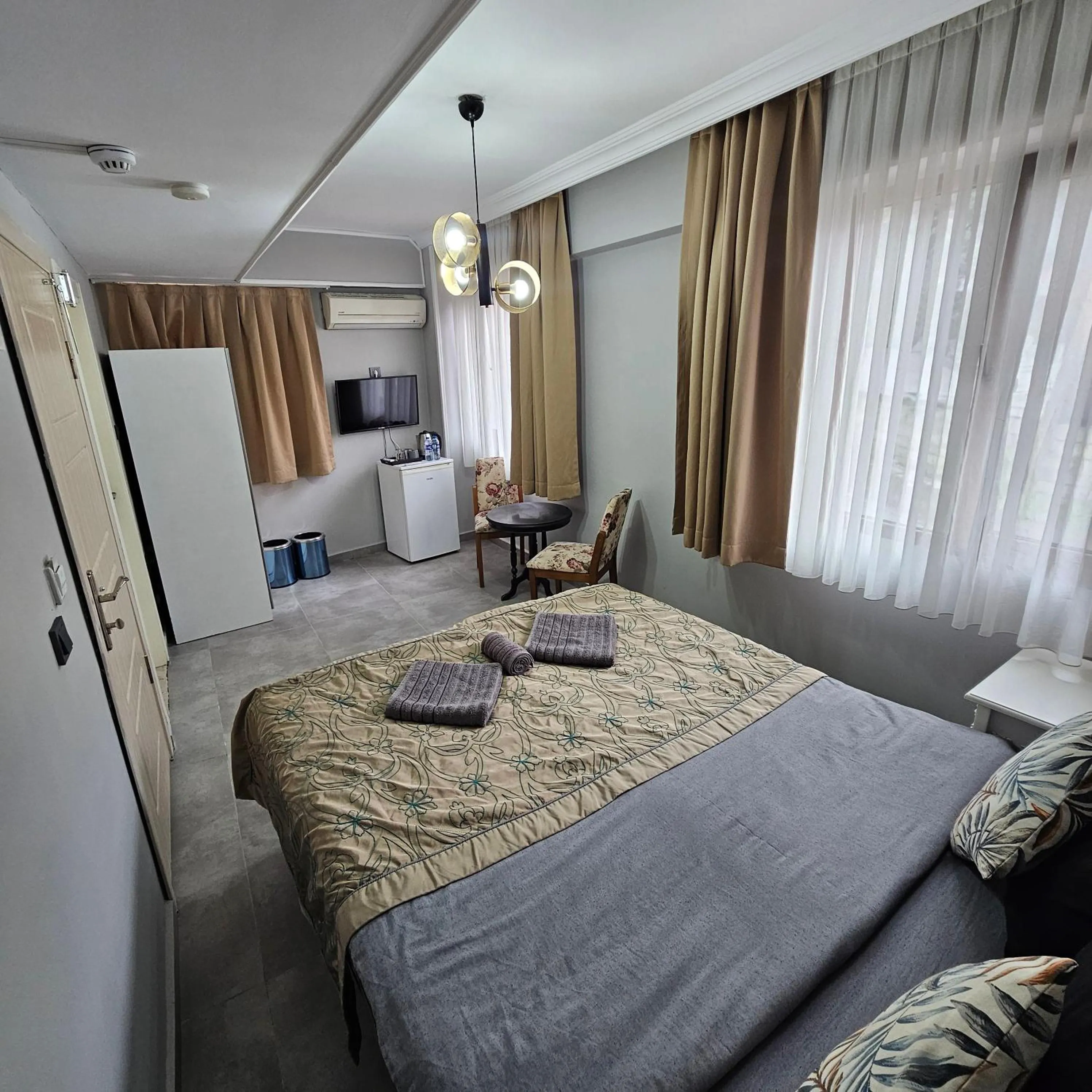 Photo of the whole room, Bed in Bude Ortaköy