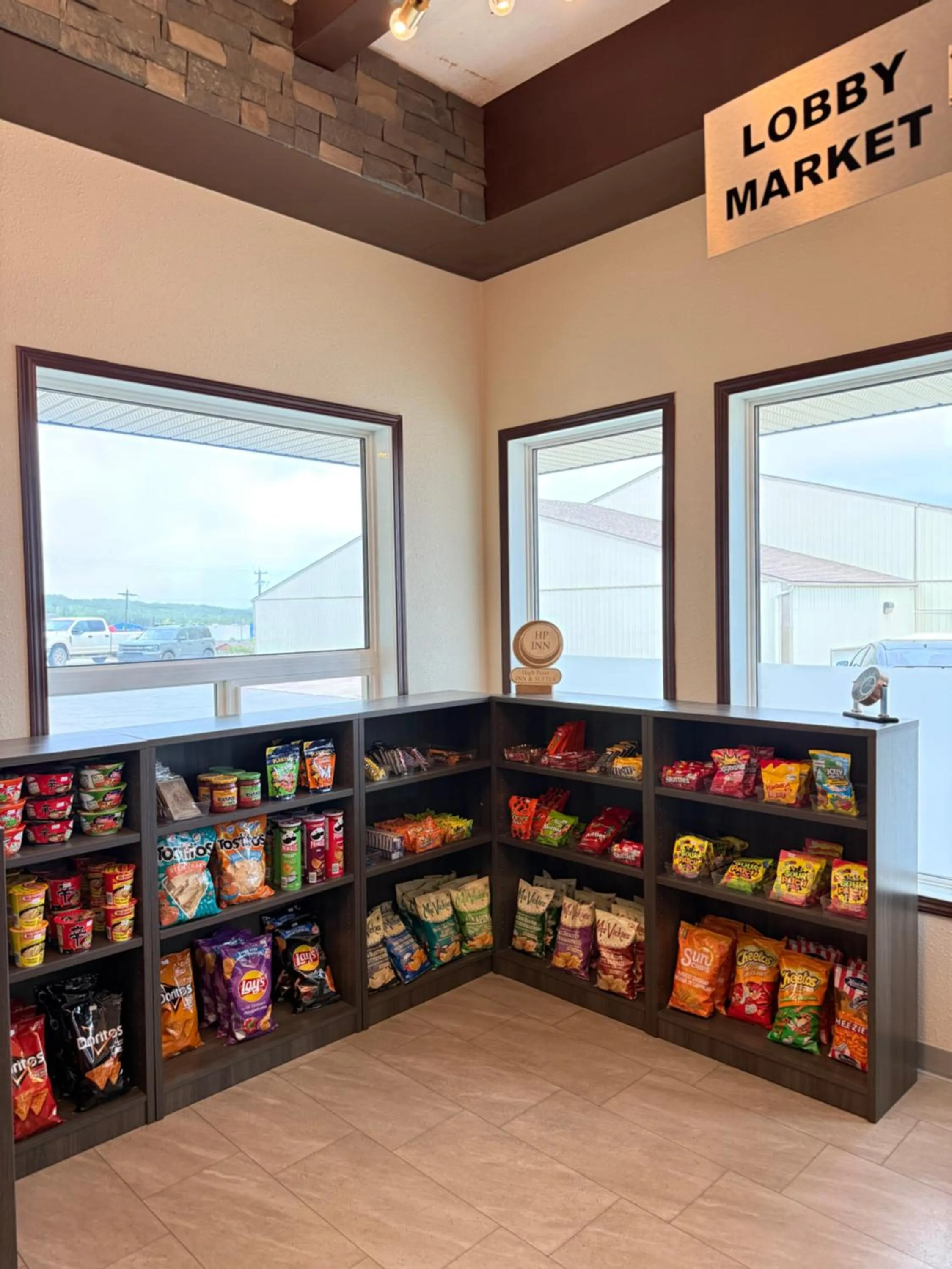 On-site shops in High Point Inn & Suites Peace River