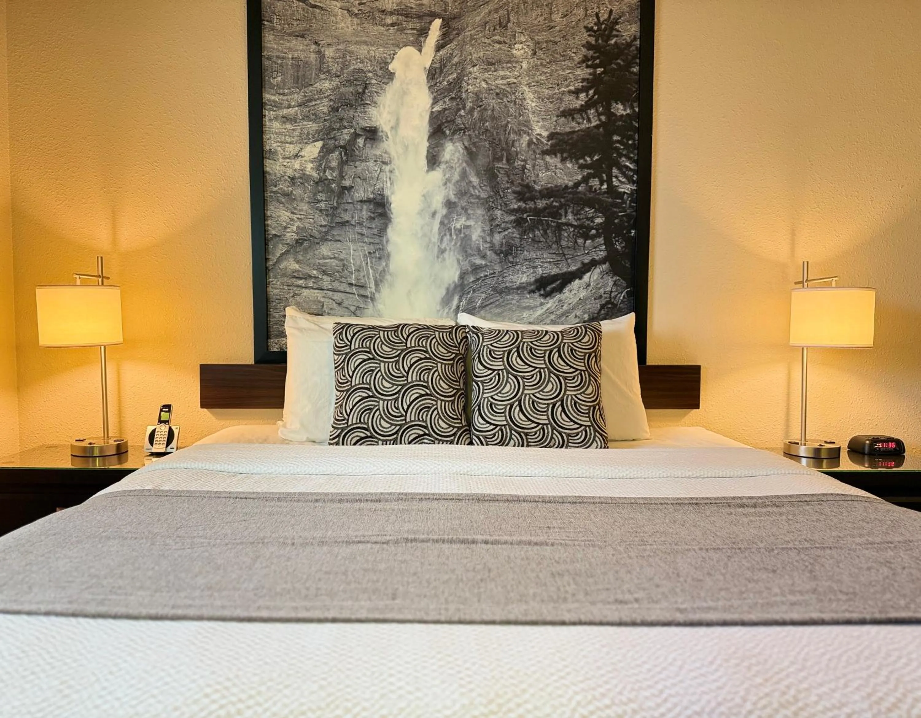 Bed in High Point Inn & Suites Peace River