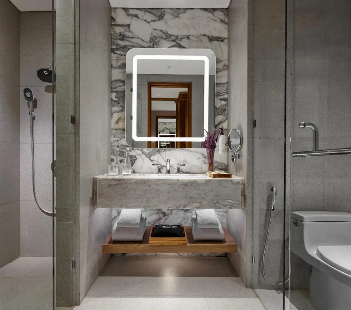 Bathroom in Swissôtel Nusantara Bathroom in Swissôtel Nusantara