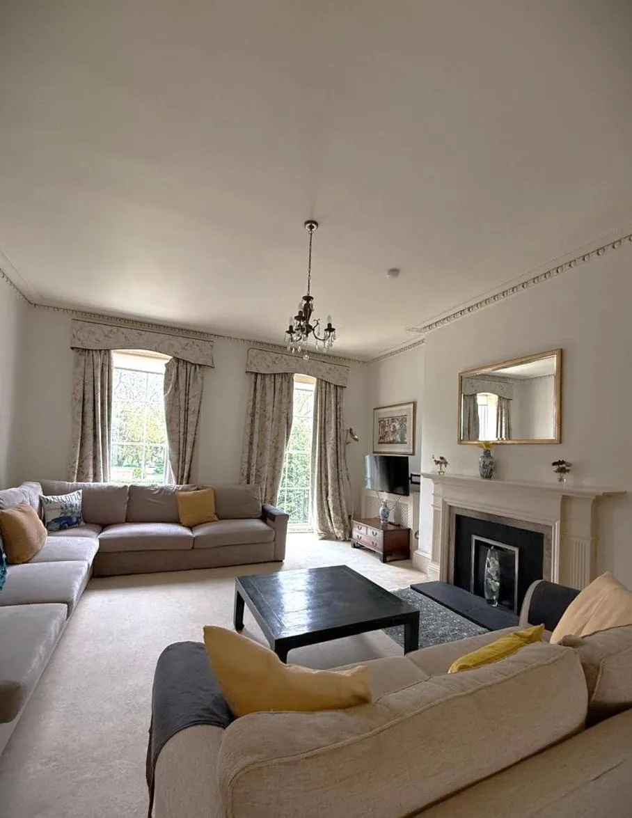 TV and multimedia, Bed in East Pallant Bed and Breakfast, Located in Large Georgian Townhouse in Central Chichester