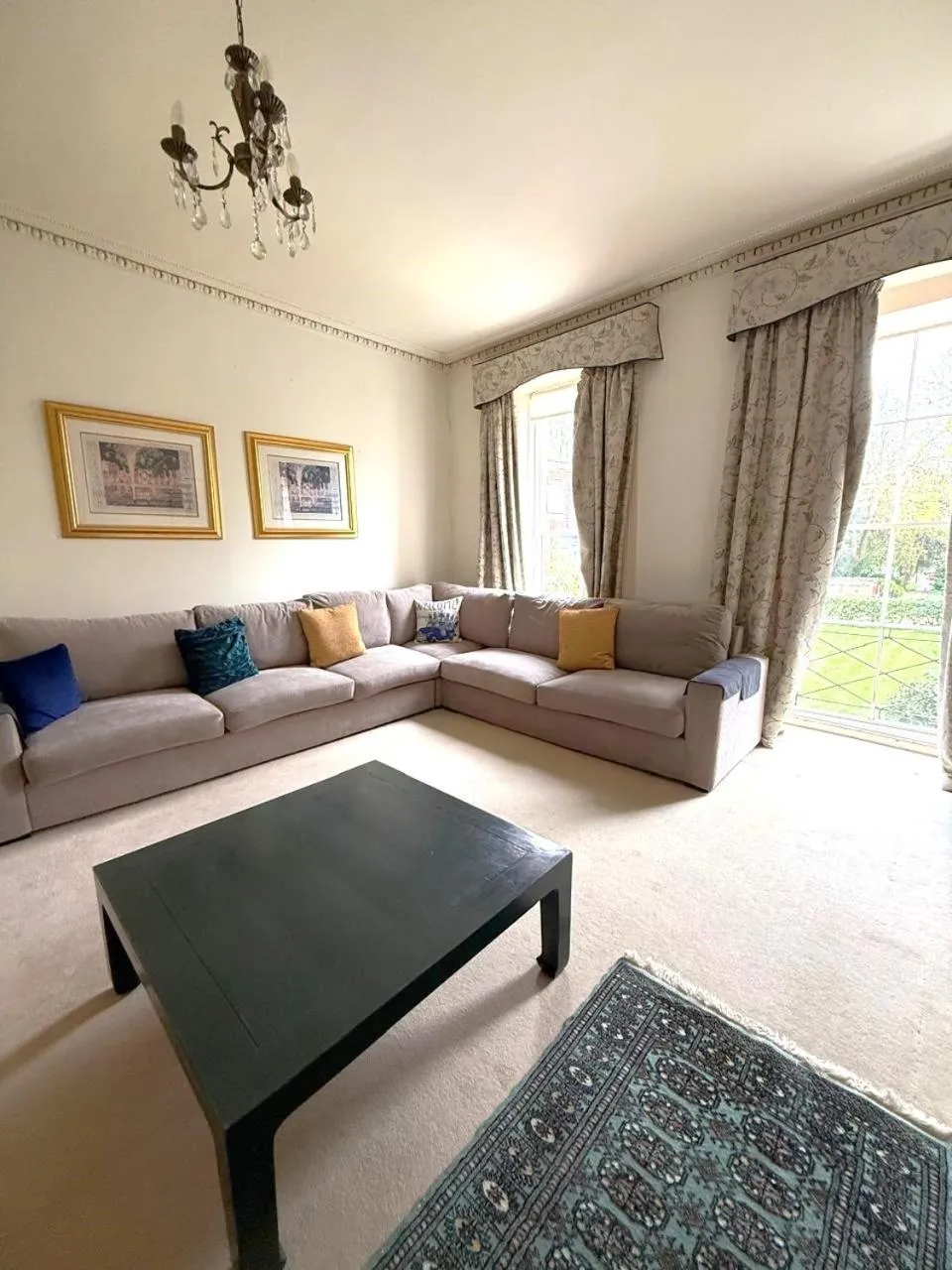 Living room in East Pallant Bed and Breakfast, Located in Large Georgian Townhouse in Central Chichester