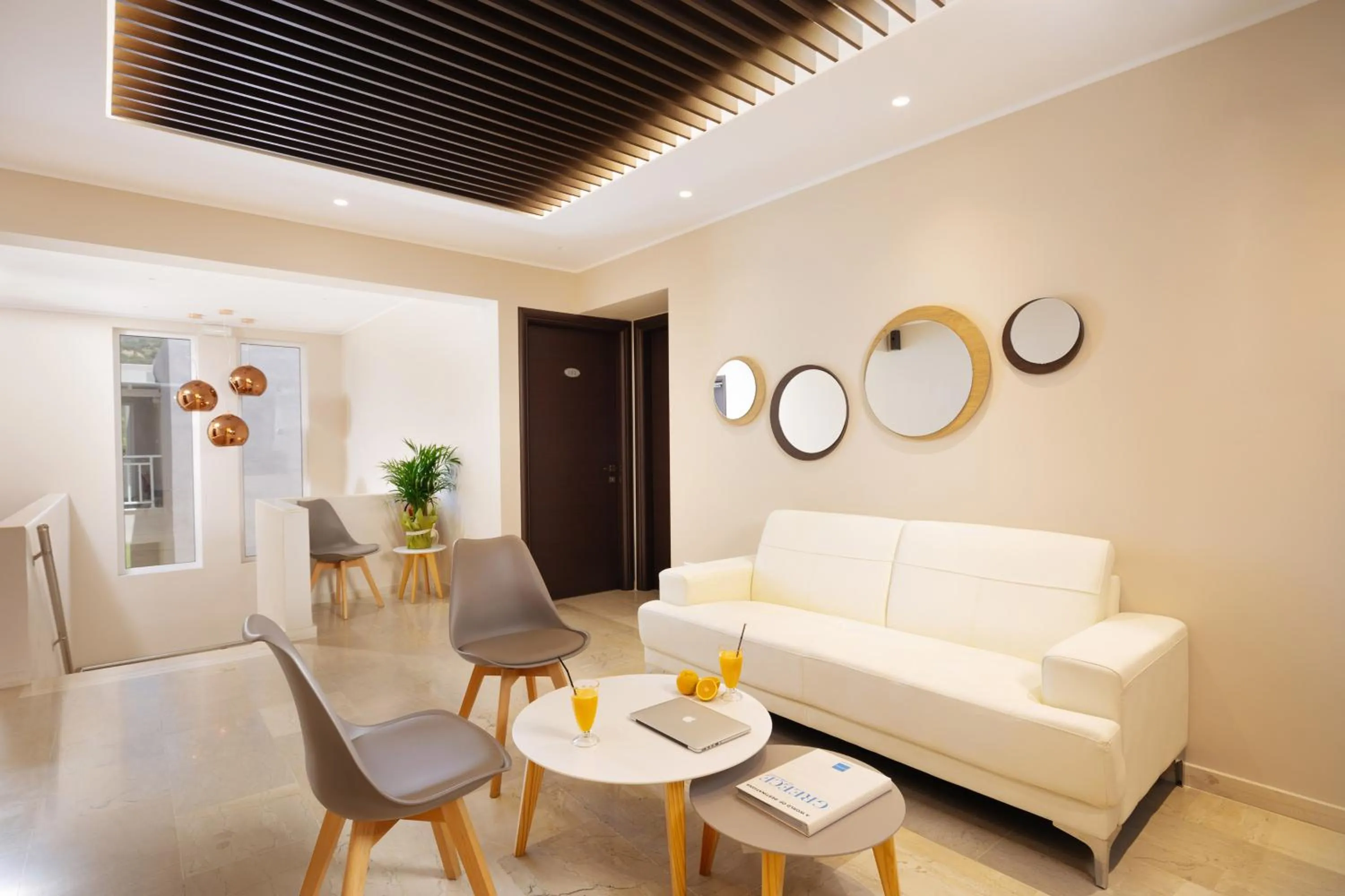 Lobby or reception in Lamon Hotel