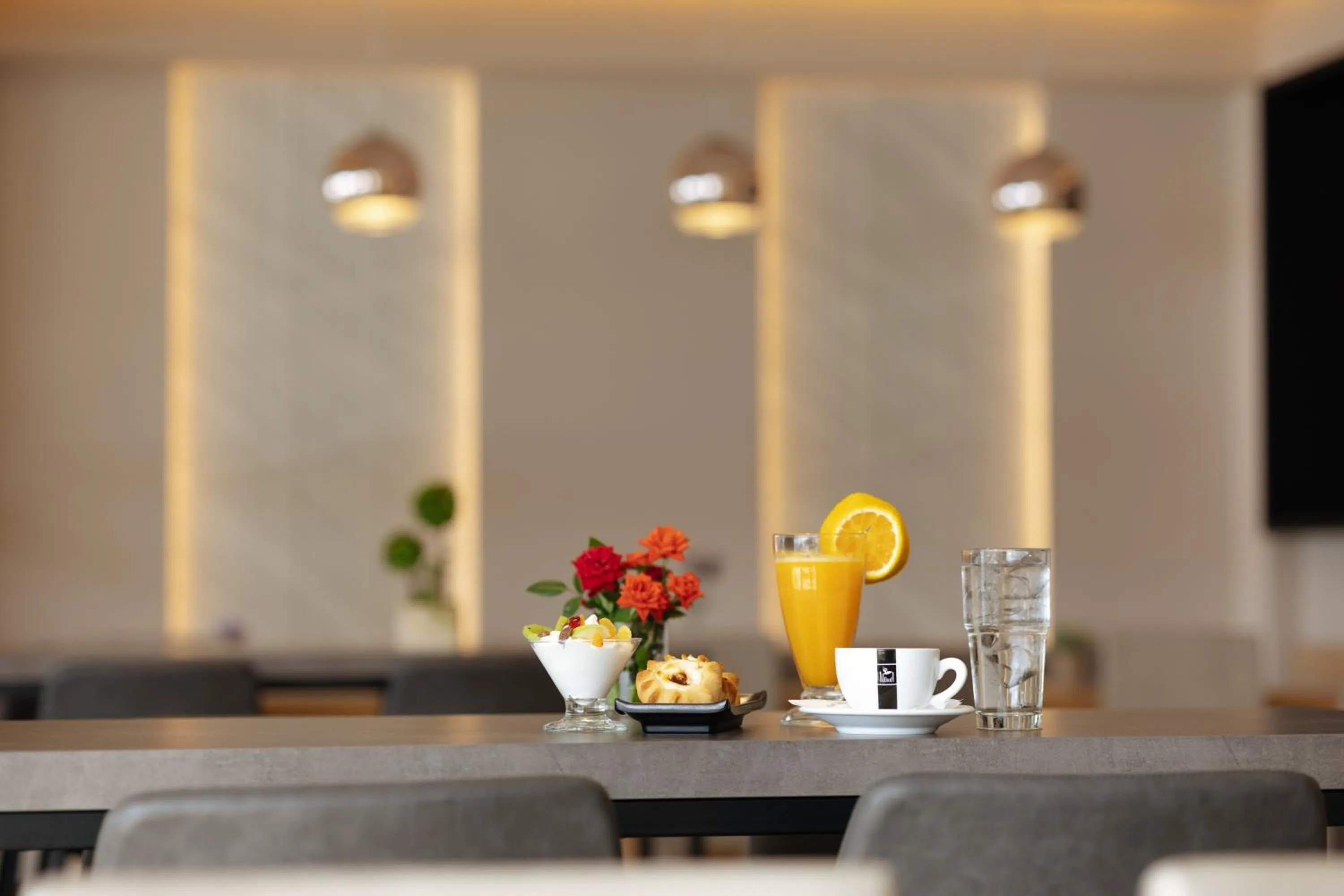 Restaurant/places to eat in Lamon Hotel