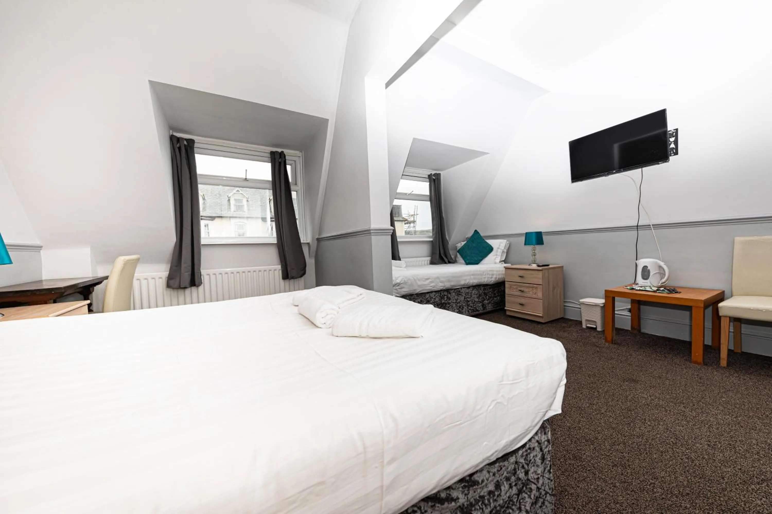 Family, Bed in The Manor Hotel