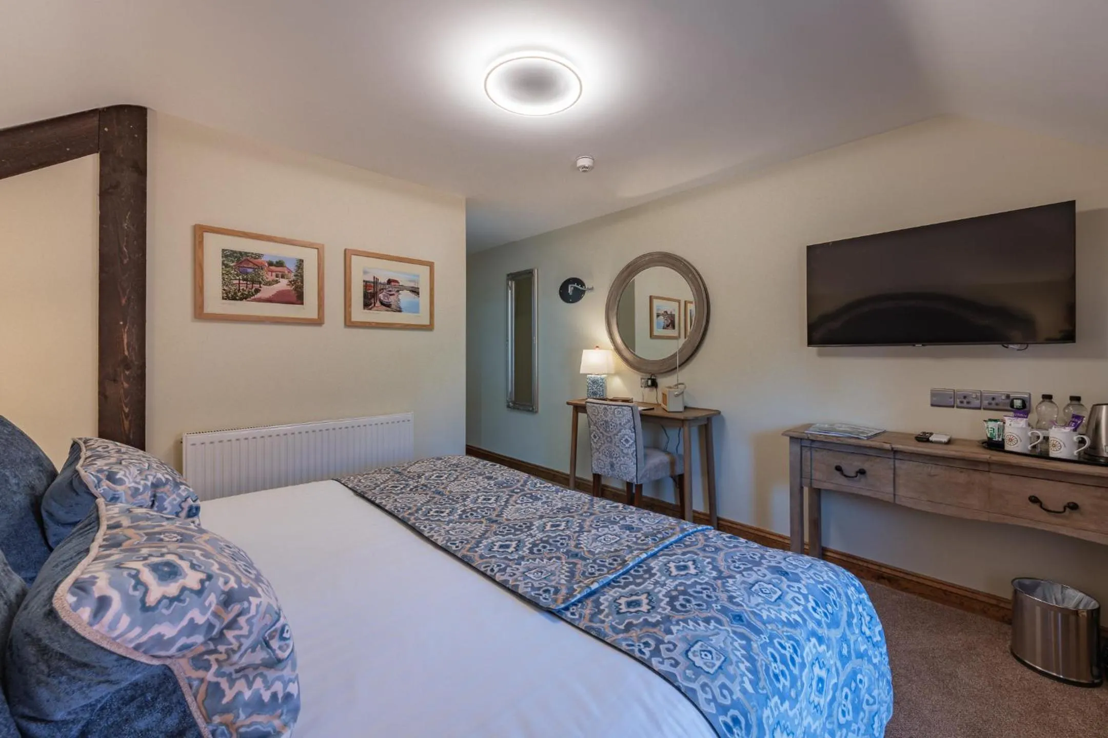 Bed in The King William IV - The Coaching Inn Group