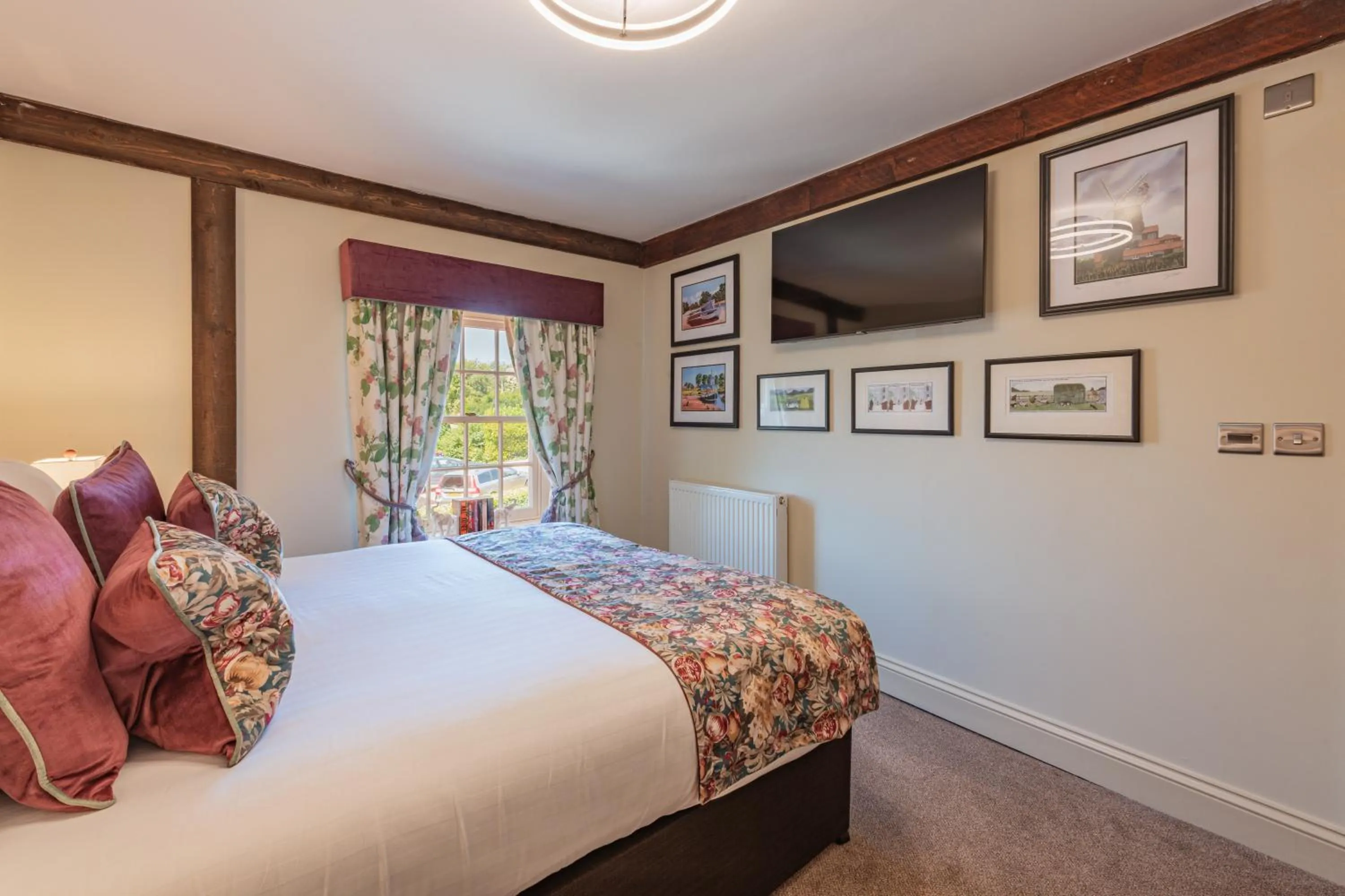 Bed in The King William IV - The Coaching Inn Group