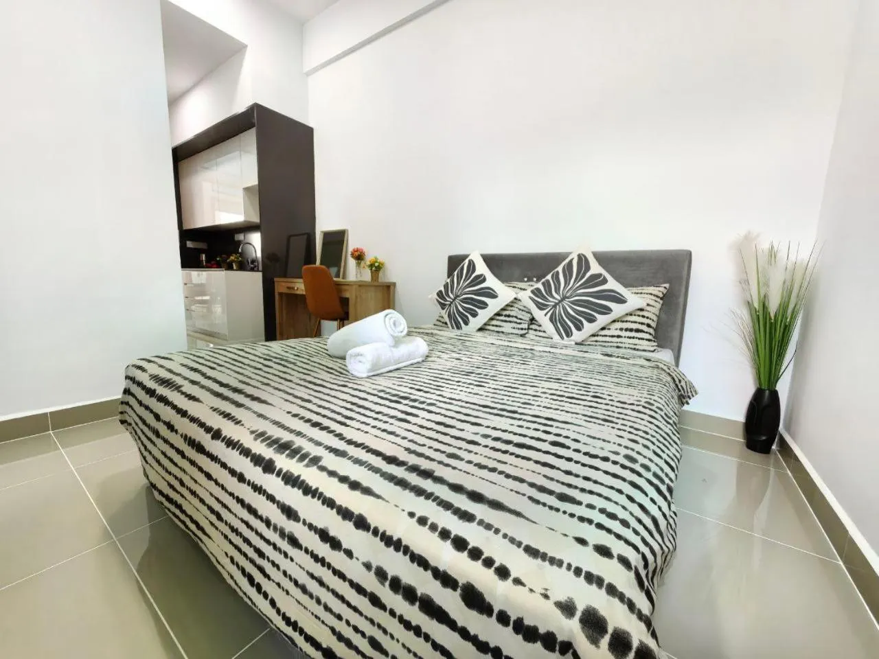 Bed in The Luxe Colony KLCC By AZHA