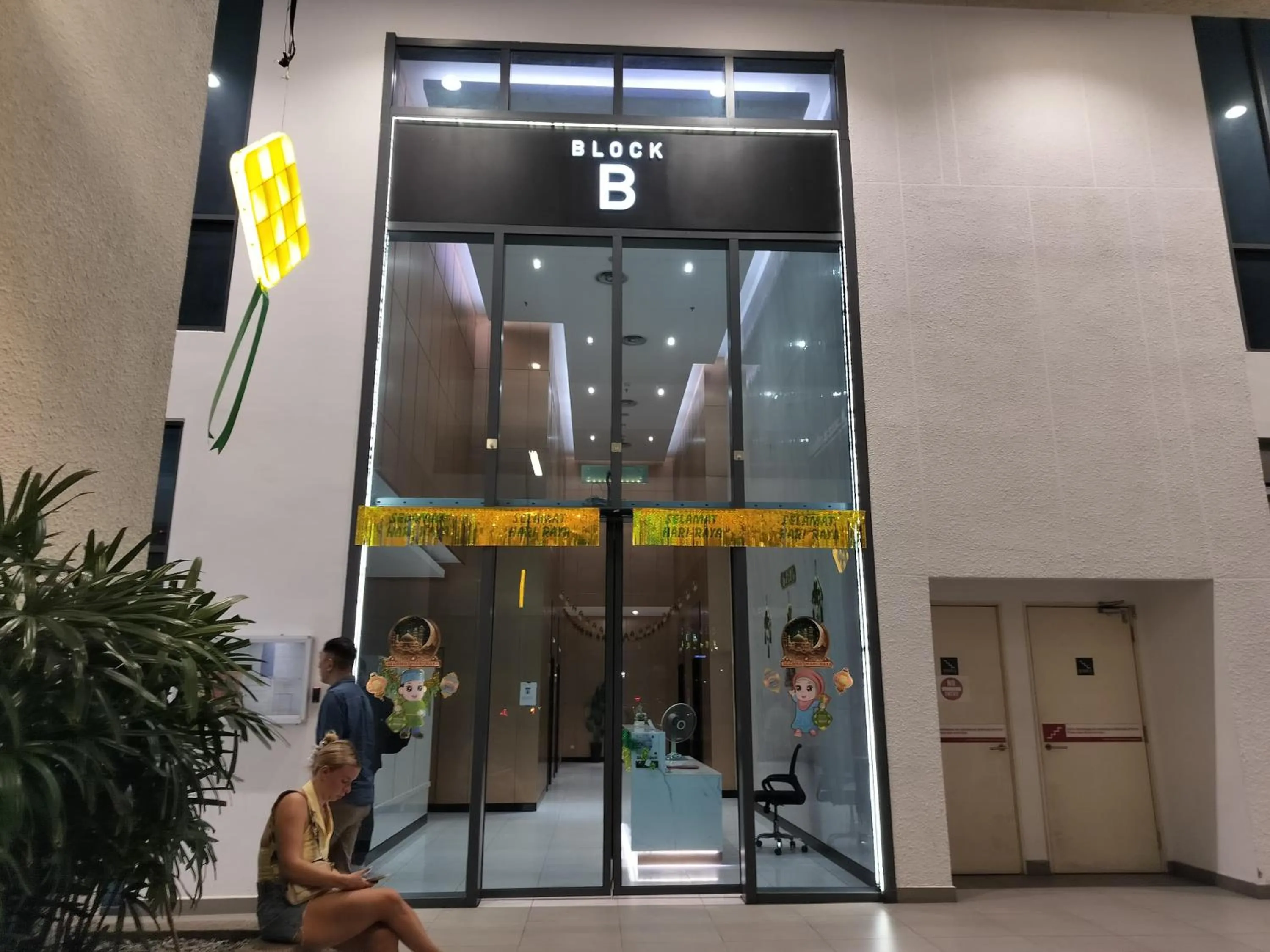 Facade/entrance in The Luxe Colony KLCC By AZHA