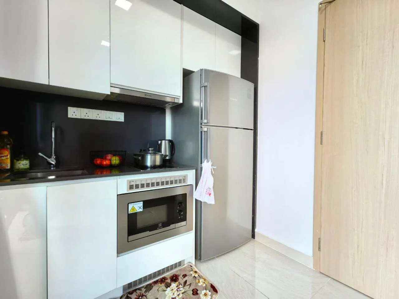 Kitchen or kitchenette in The Luxe Colony KLCC By AZHA