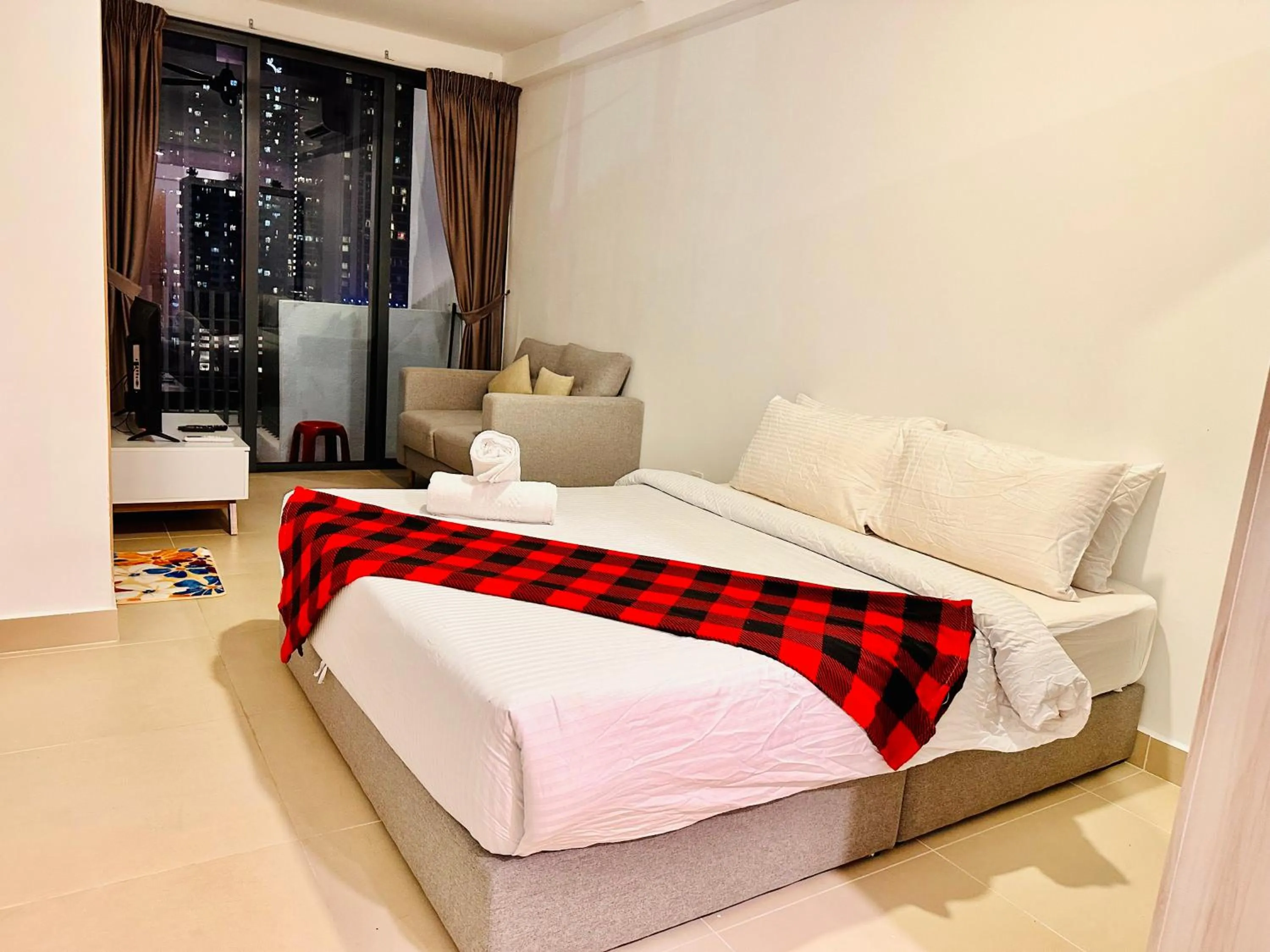 Bed in The Luxe Colony KLCC By AZHA