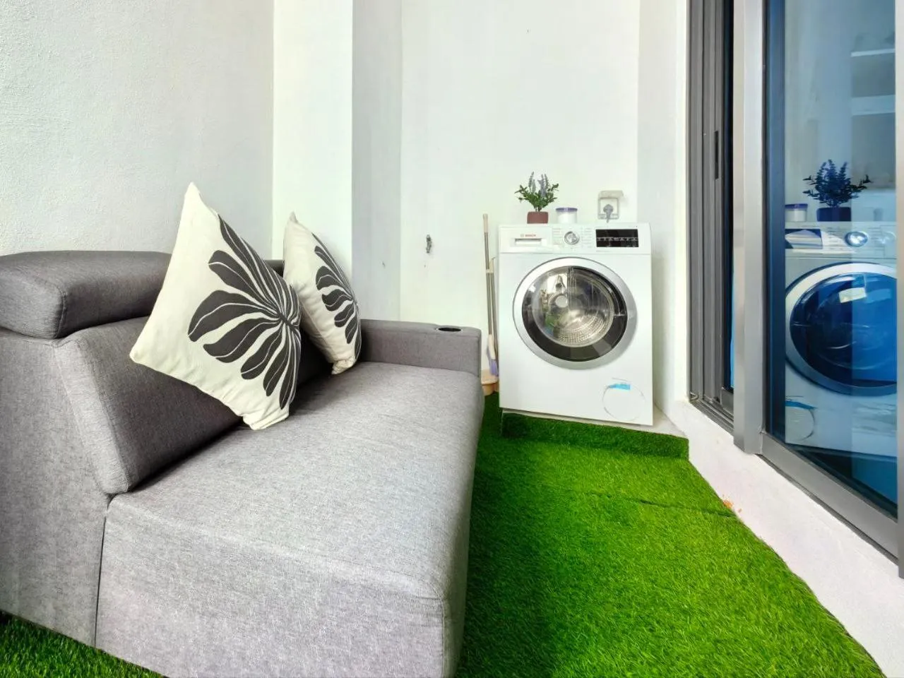 Living room in The Luxe Colony KLCC By AZHA