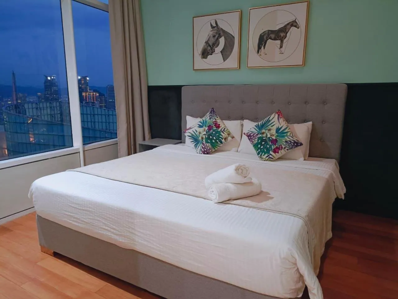 Bed in The Luxe Colony KLCC By AZHA