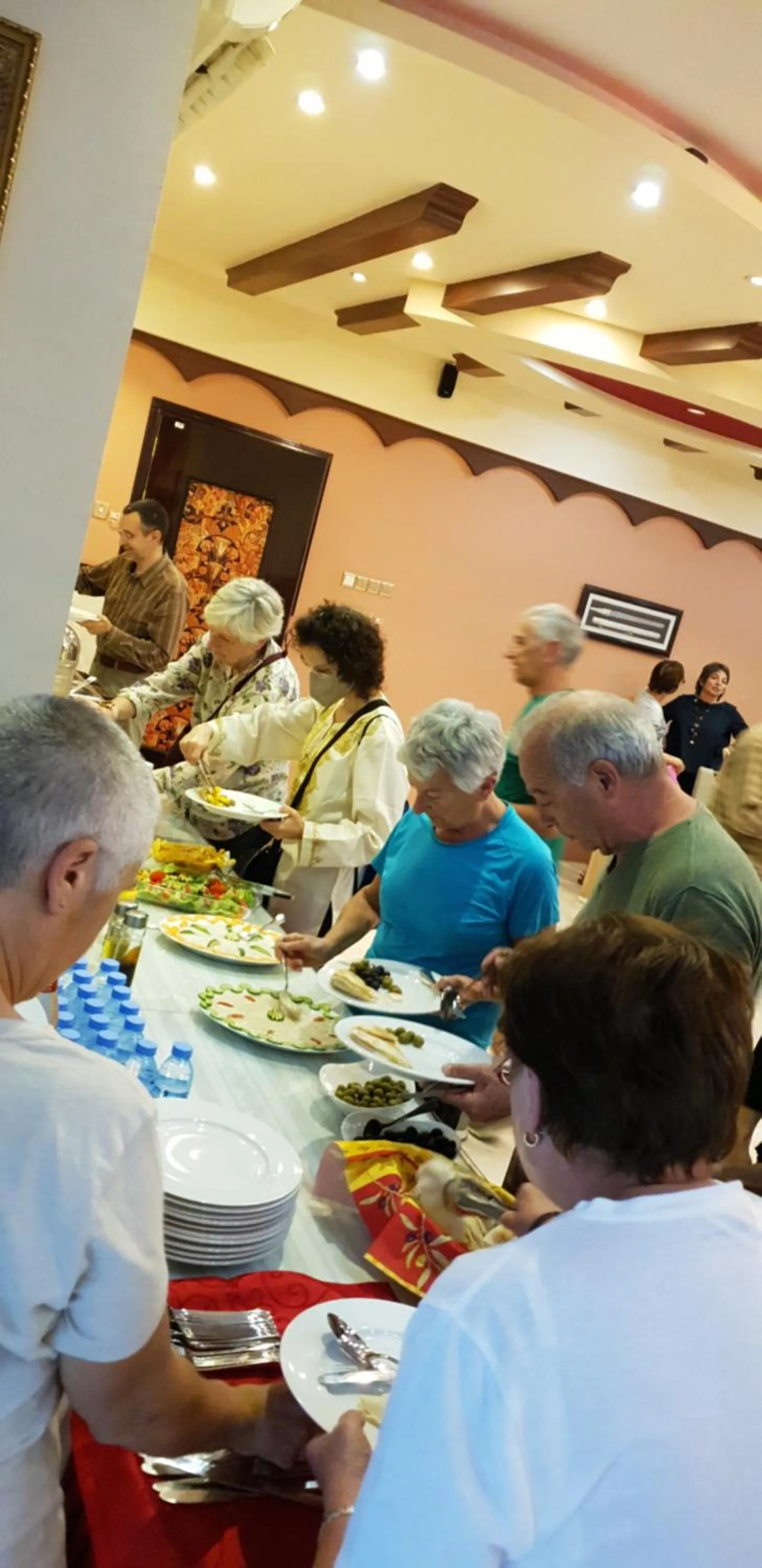 Restaurant/places to eat in Bahla Hotel Apartments