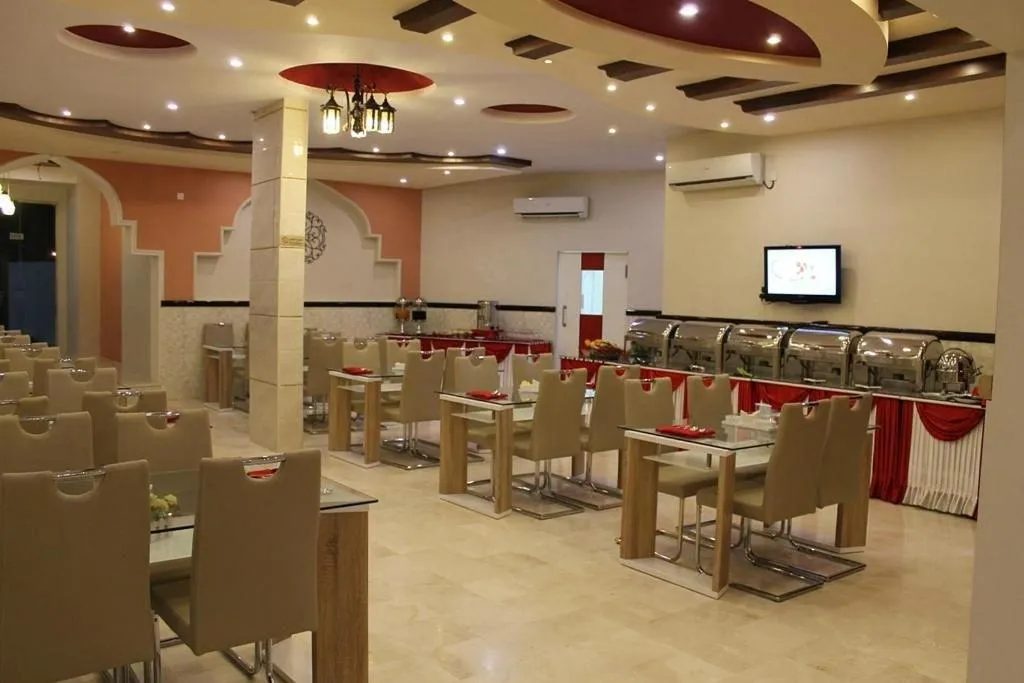 Restaurant/places to eat in Bahla Hotel Apartments