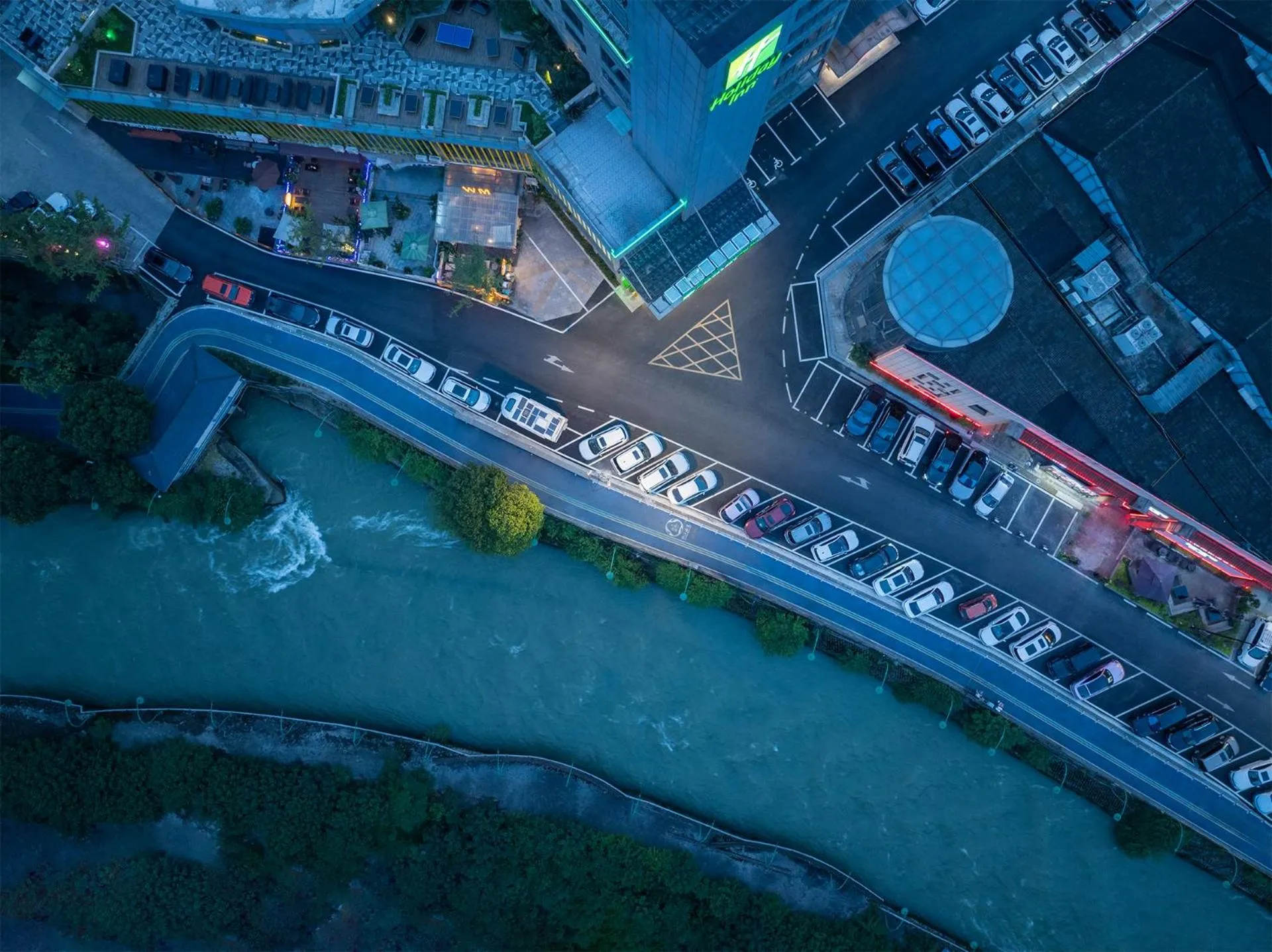 Holiday Inn Dujiangyan Ancient Town by IHG