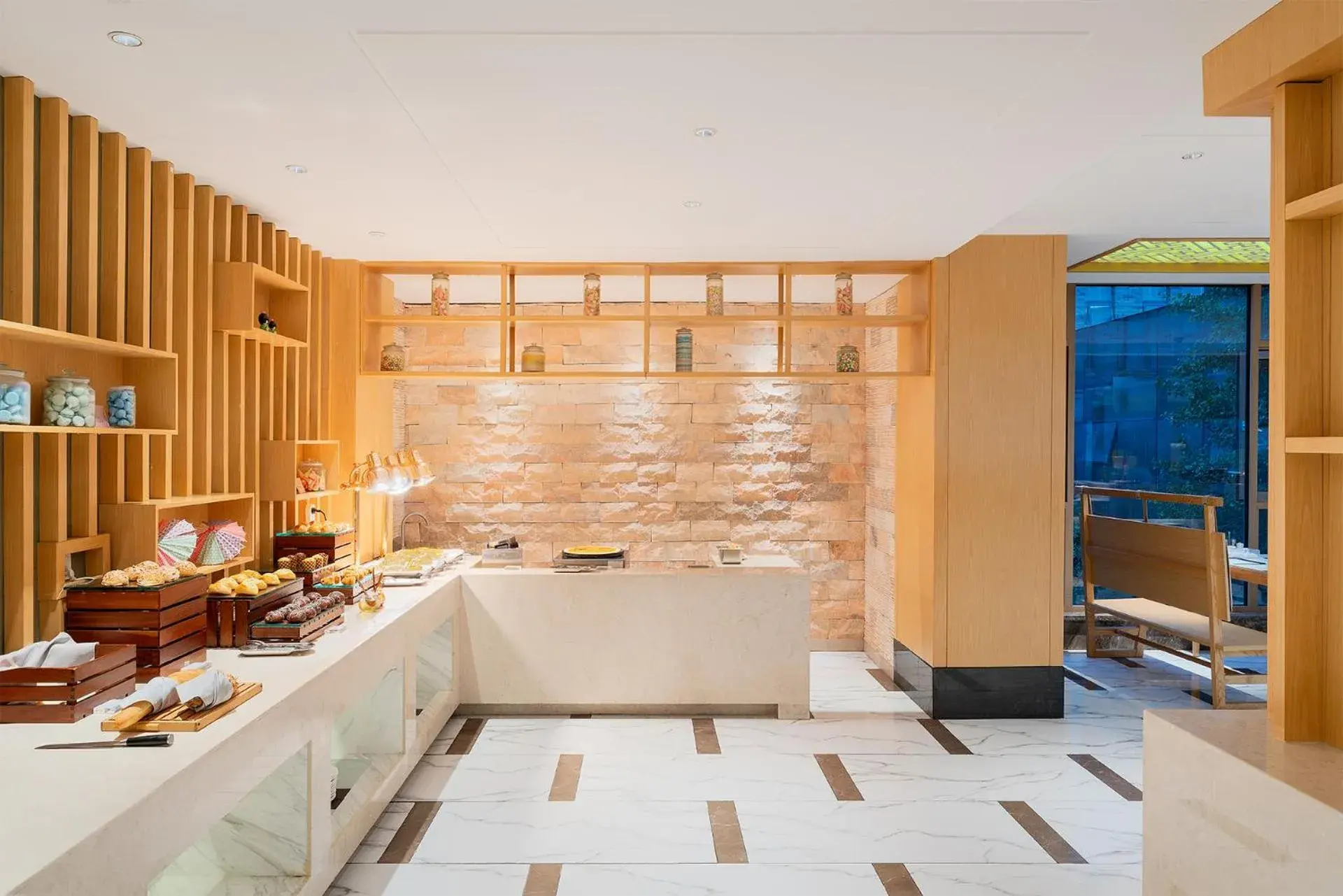 Restaurant/places to eat in Holiday Inn Dujiangyan Ancient Town by IHG Restaurant/places to eat in Holiday Inn Dujiangyan Ancient Town by IHG