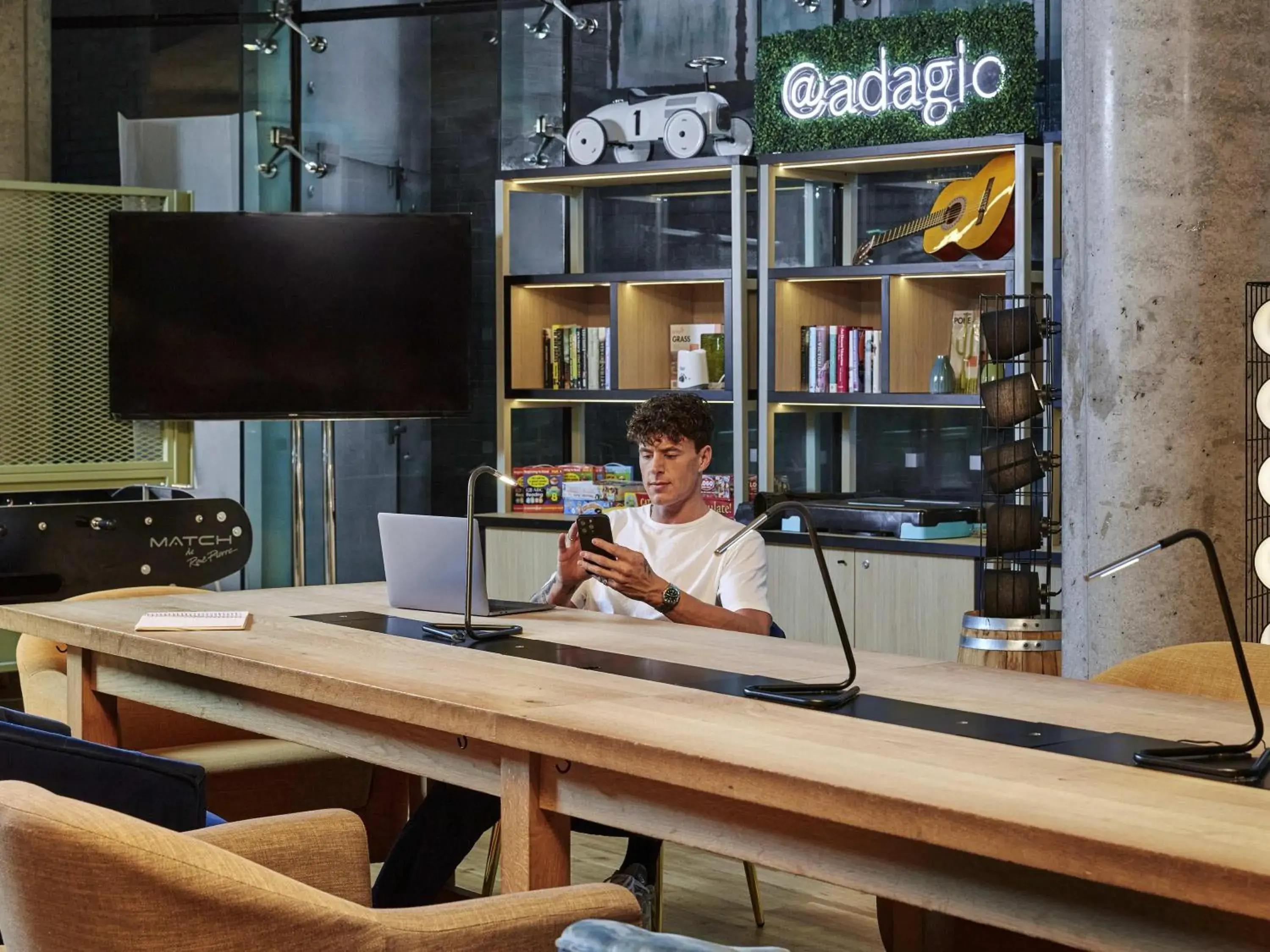 Property building in Aparthotel Adagio London Brentford Property building in Aparthotel Adagio London Brentford