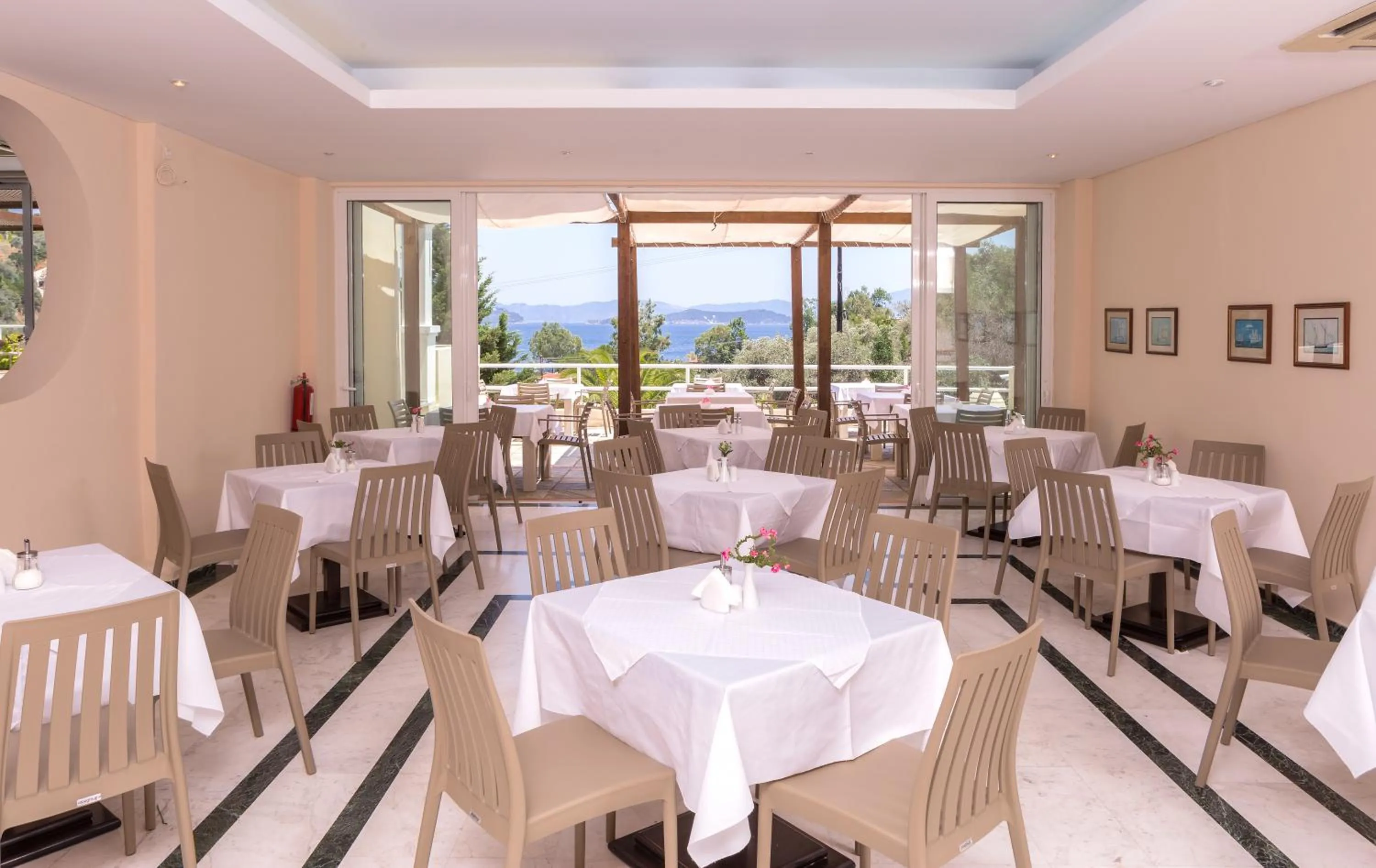 Breakfast in Kanapitsa Mare Hotel