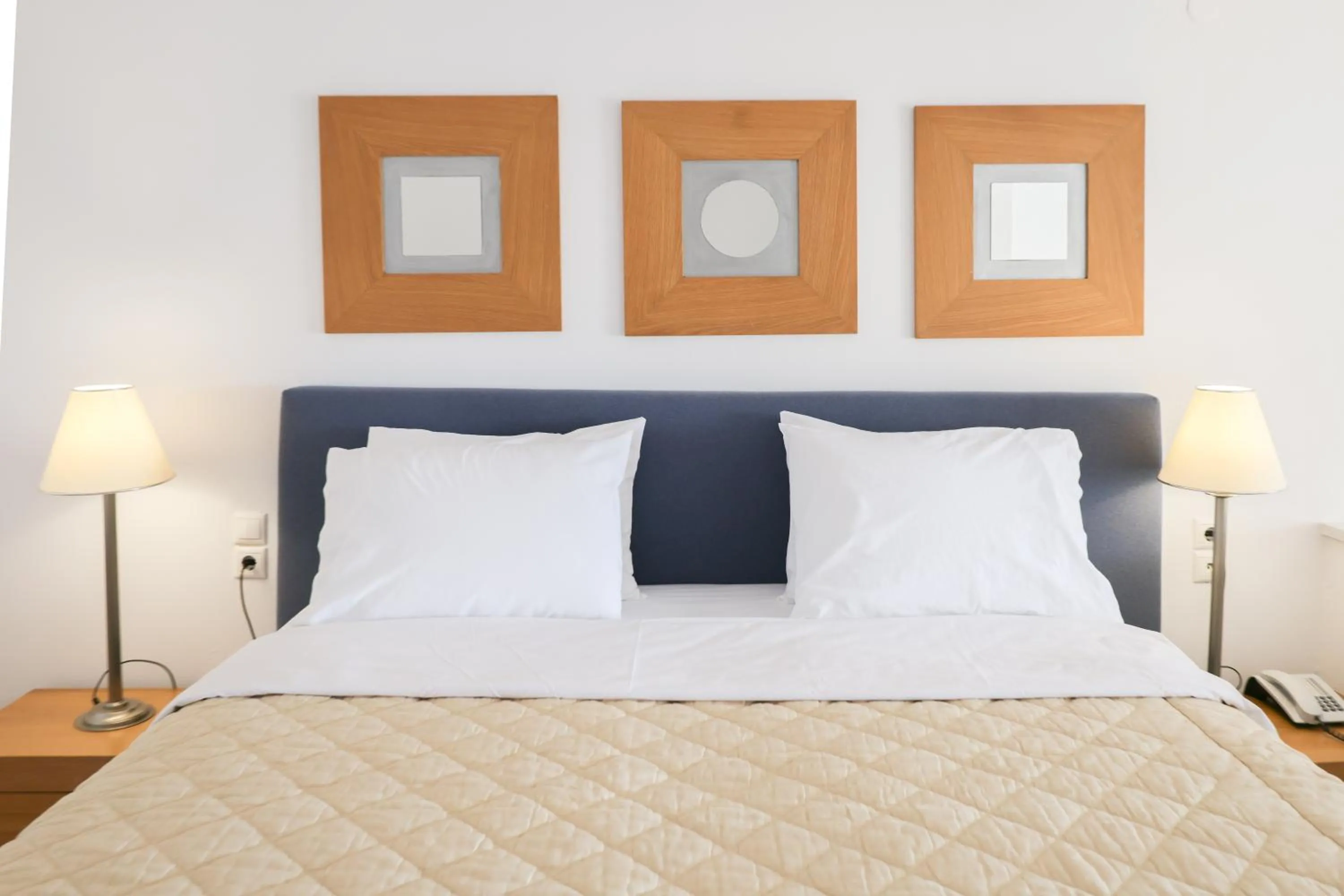 Bedroom in Kanapitsa Mare Hotel