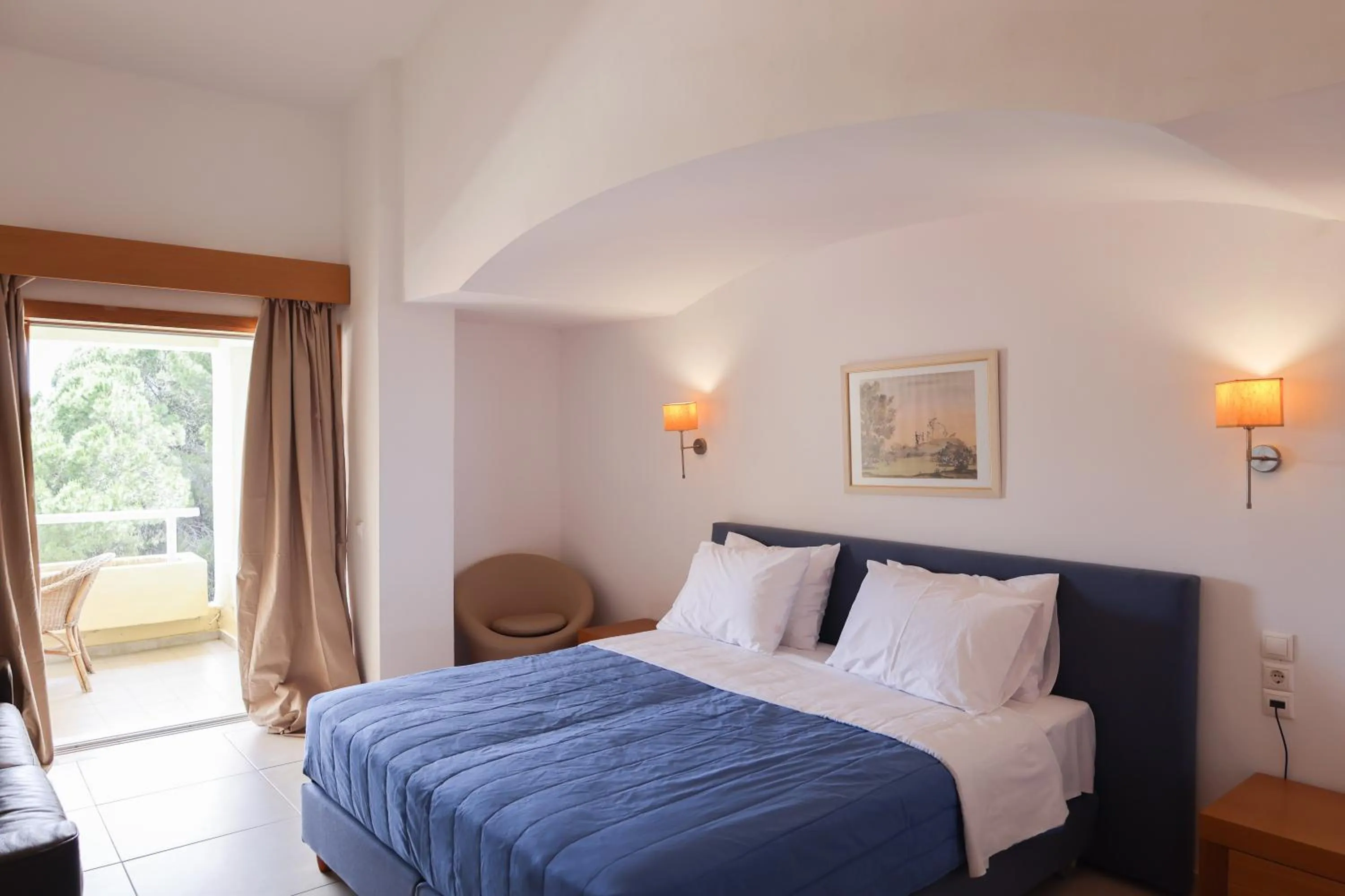 Bedroom in Kanapitsa Mare Hotel