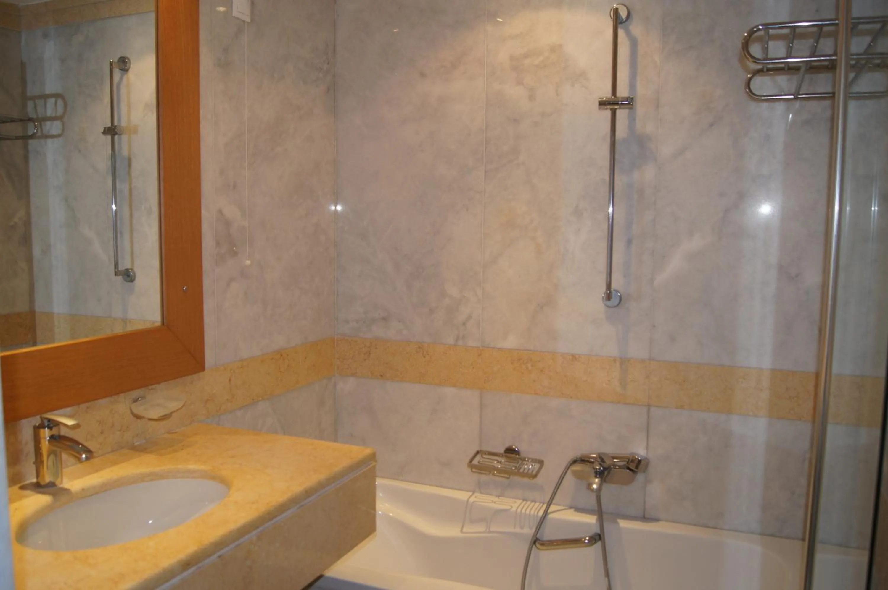 Bathroom in Kanapitsa Mare Hotel