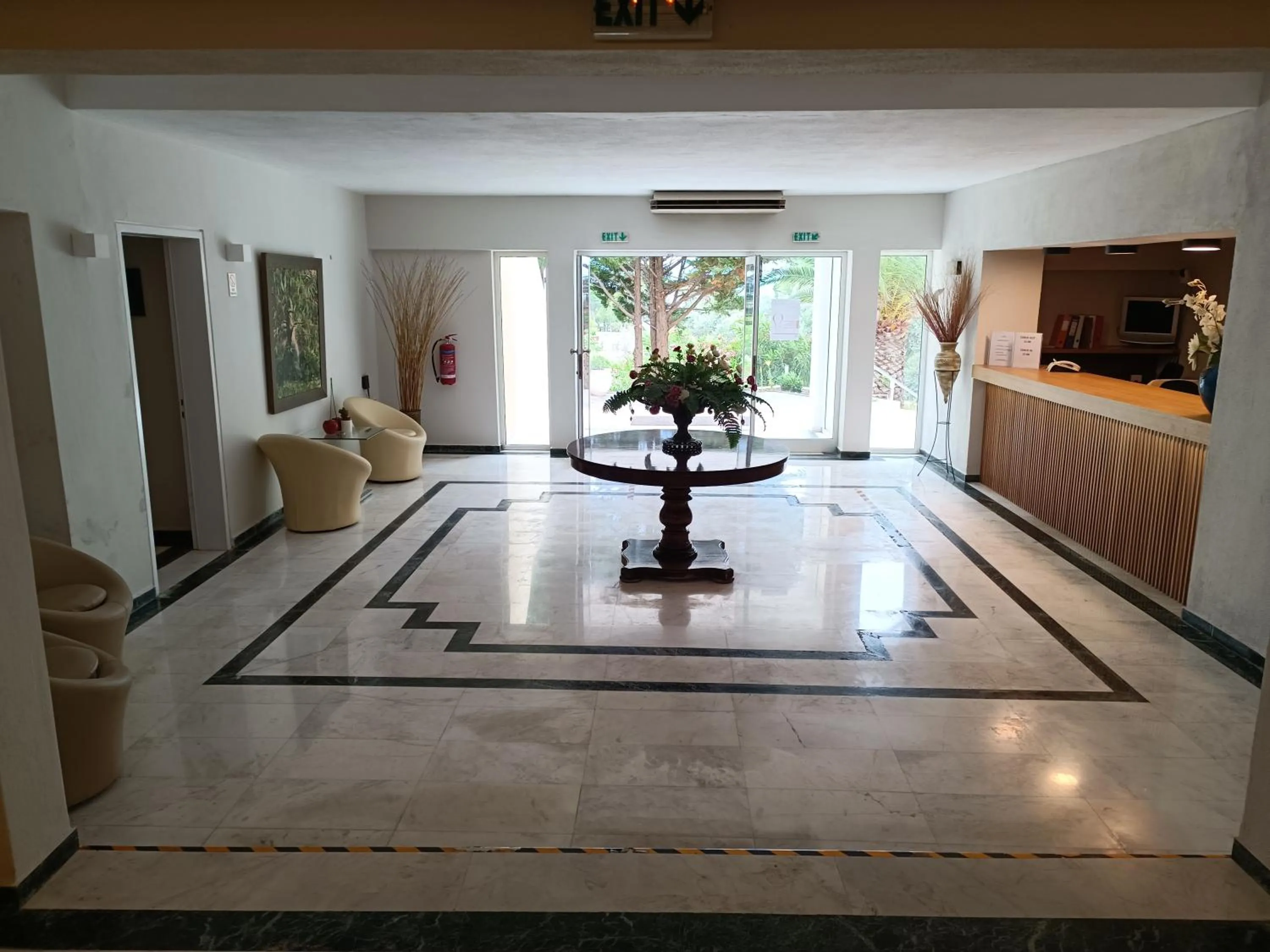 Property building in Kanapitsa Mare Hotel