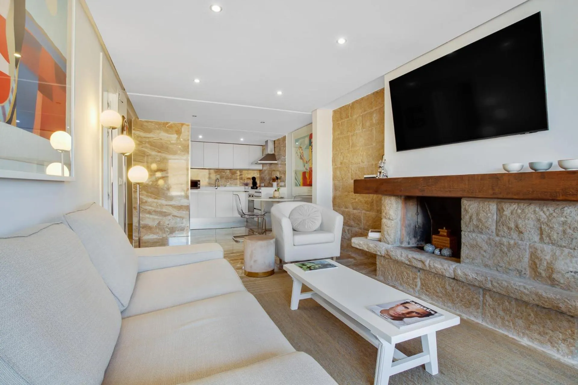 Communal lounge/ TV room in Casa Nogalera - La Nogalera