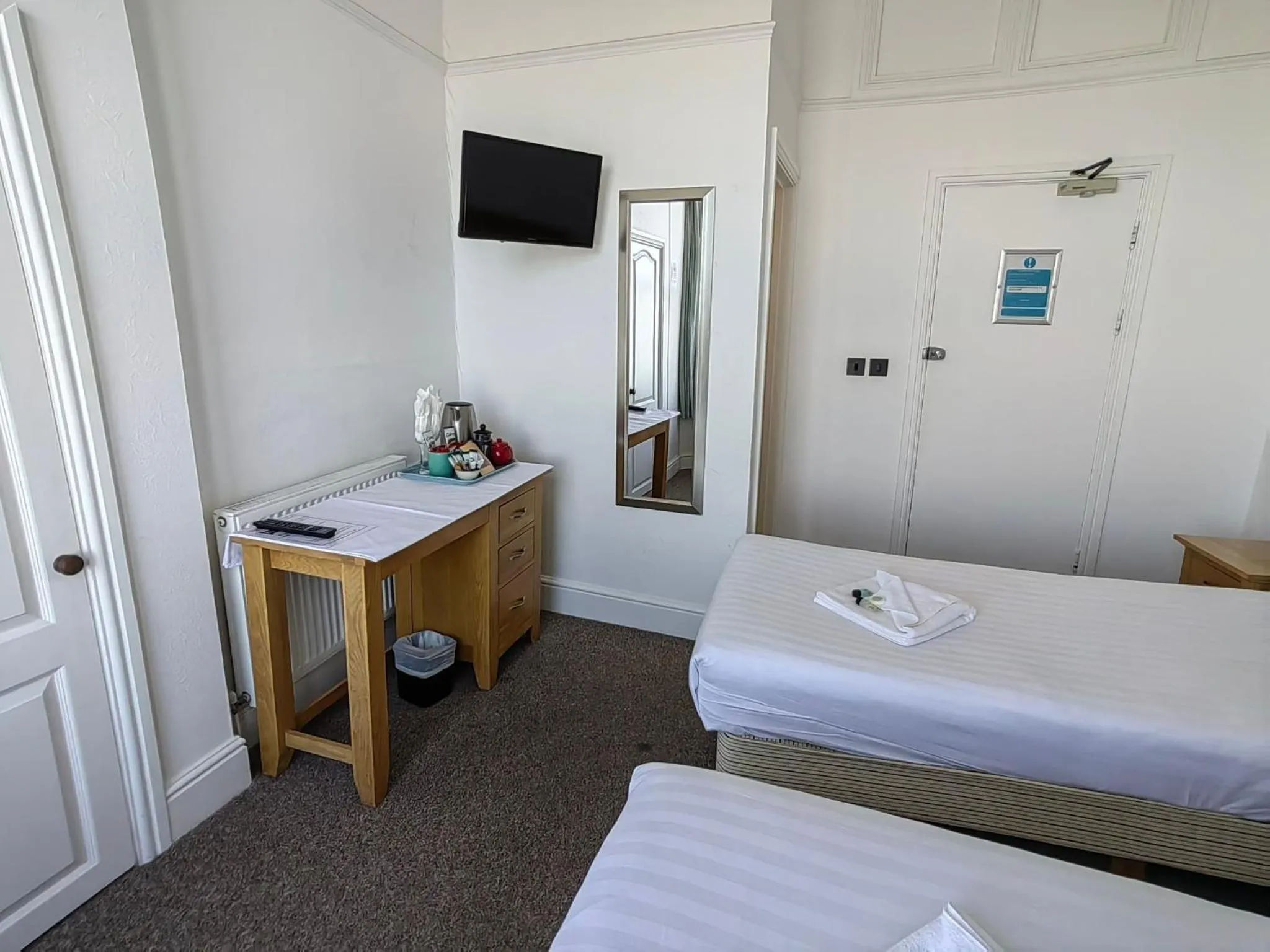 Bedroom, Bed in Cardigan Bay Guest House