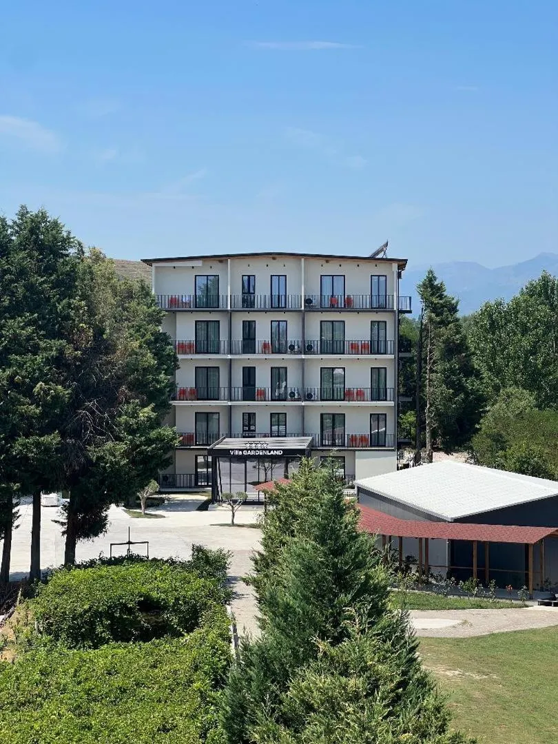 Gardenland Resort