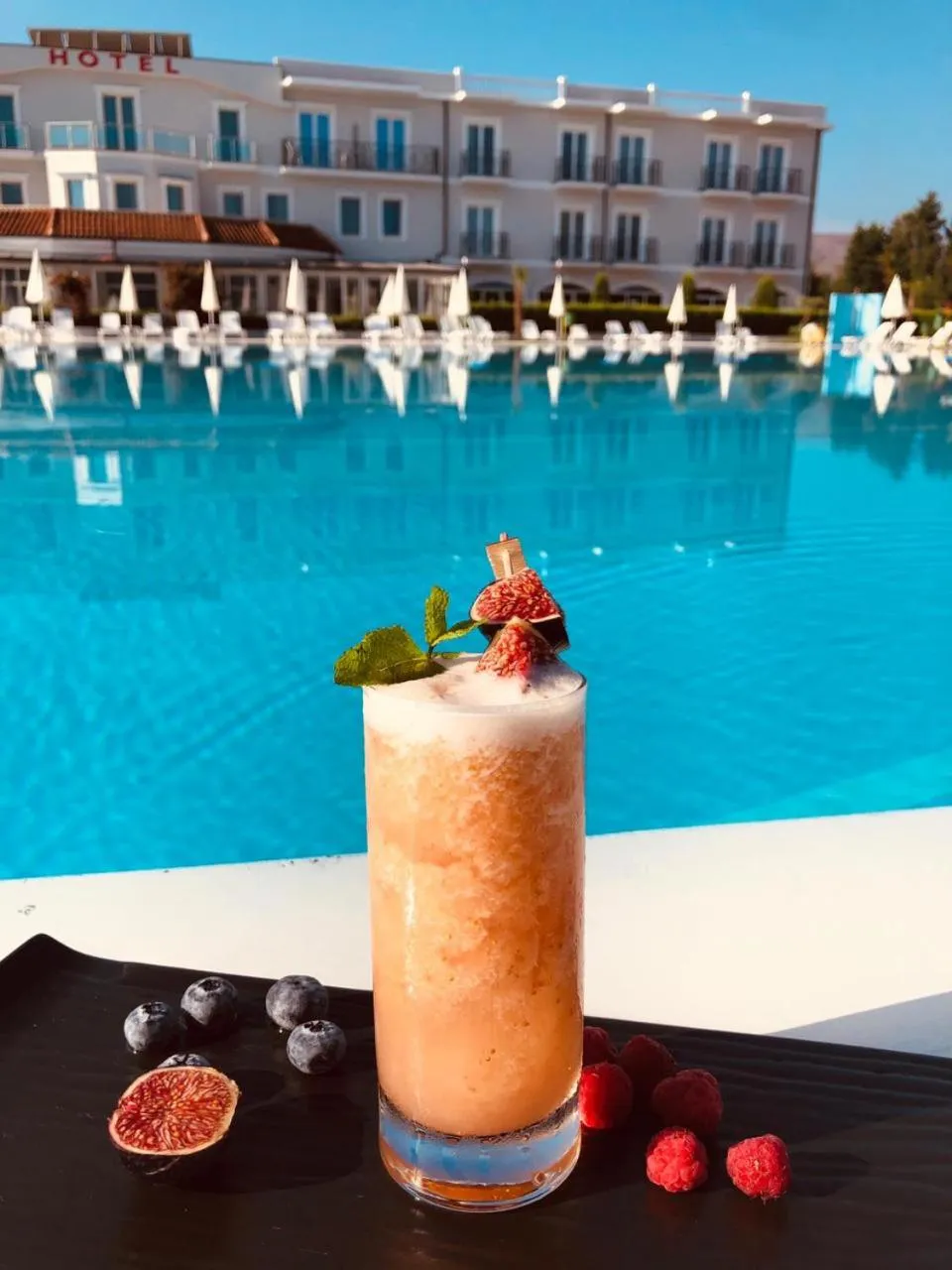 Swimming pool in Gardenland Resort