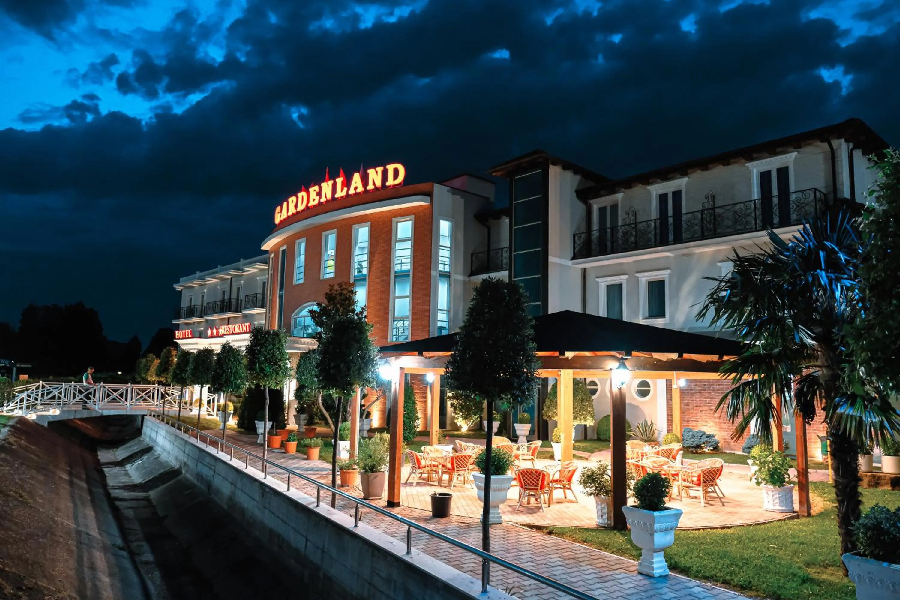 Gardenland Resort