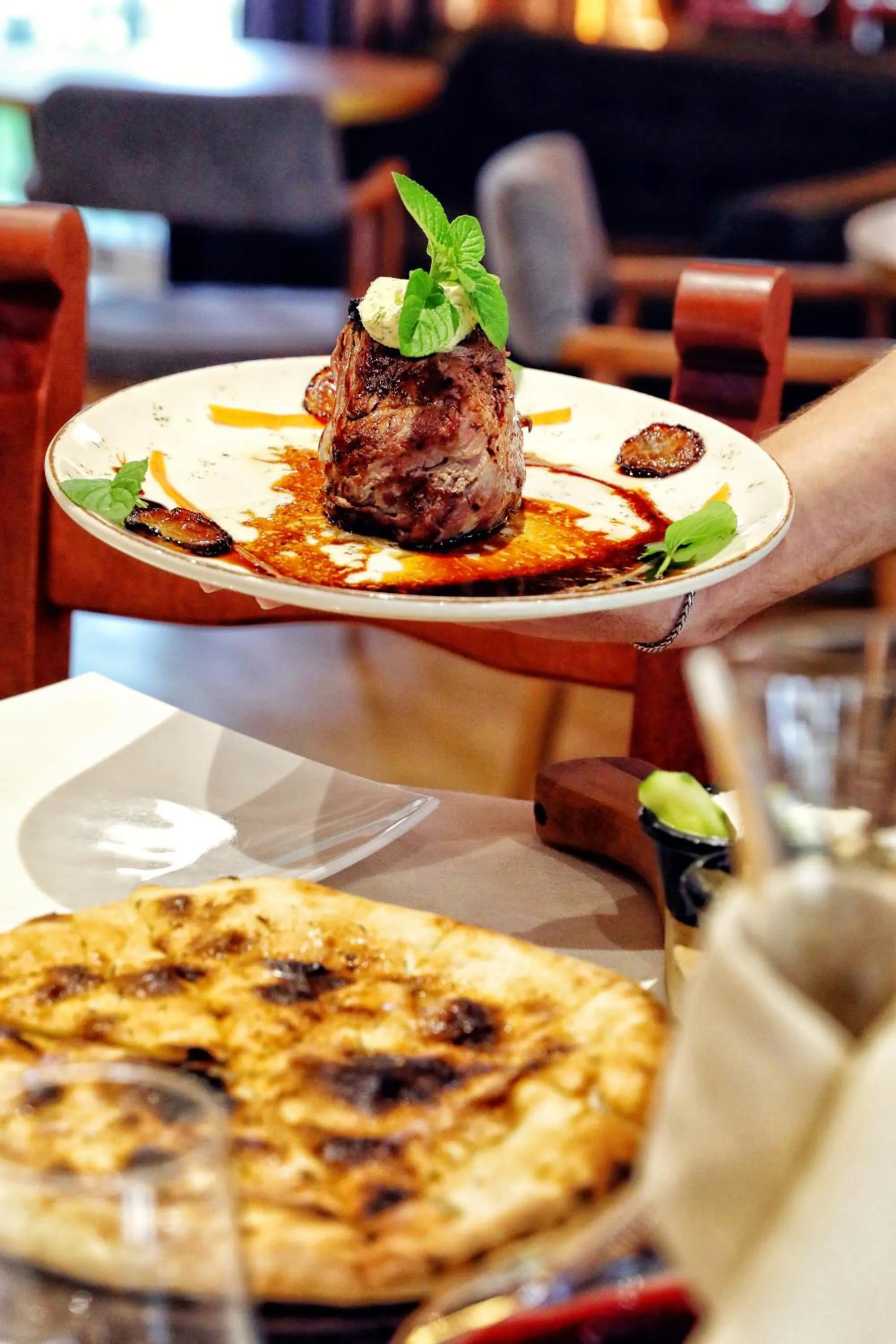 Restaurant/places to eat in Gardenland Resort