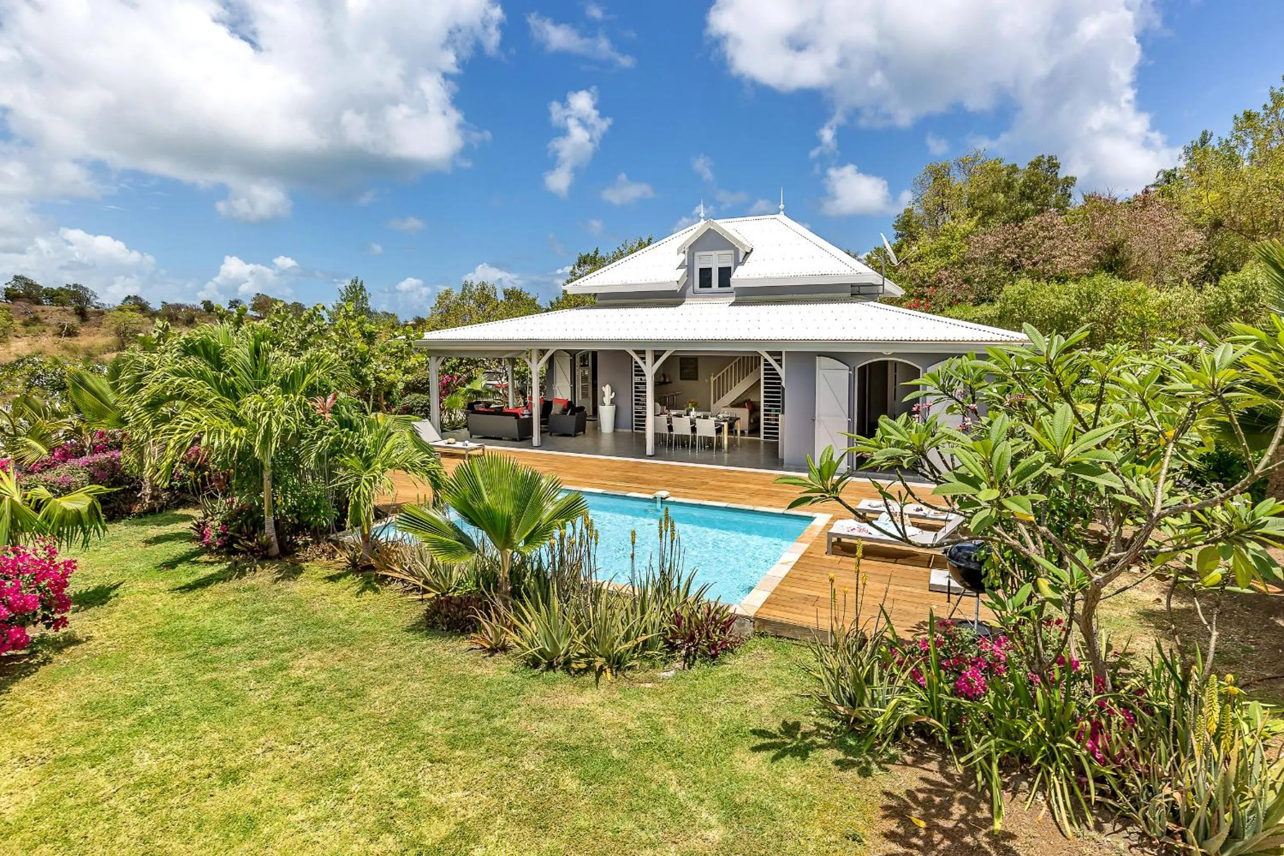 Pool view in Villas Palm