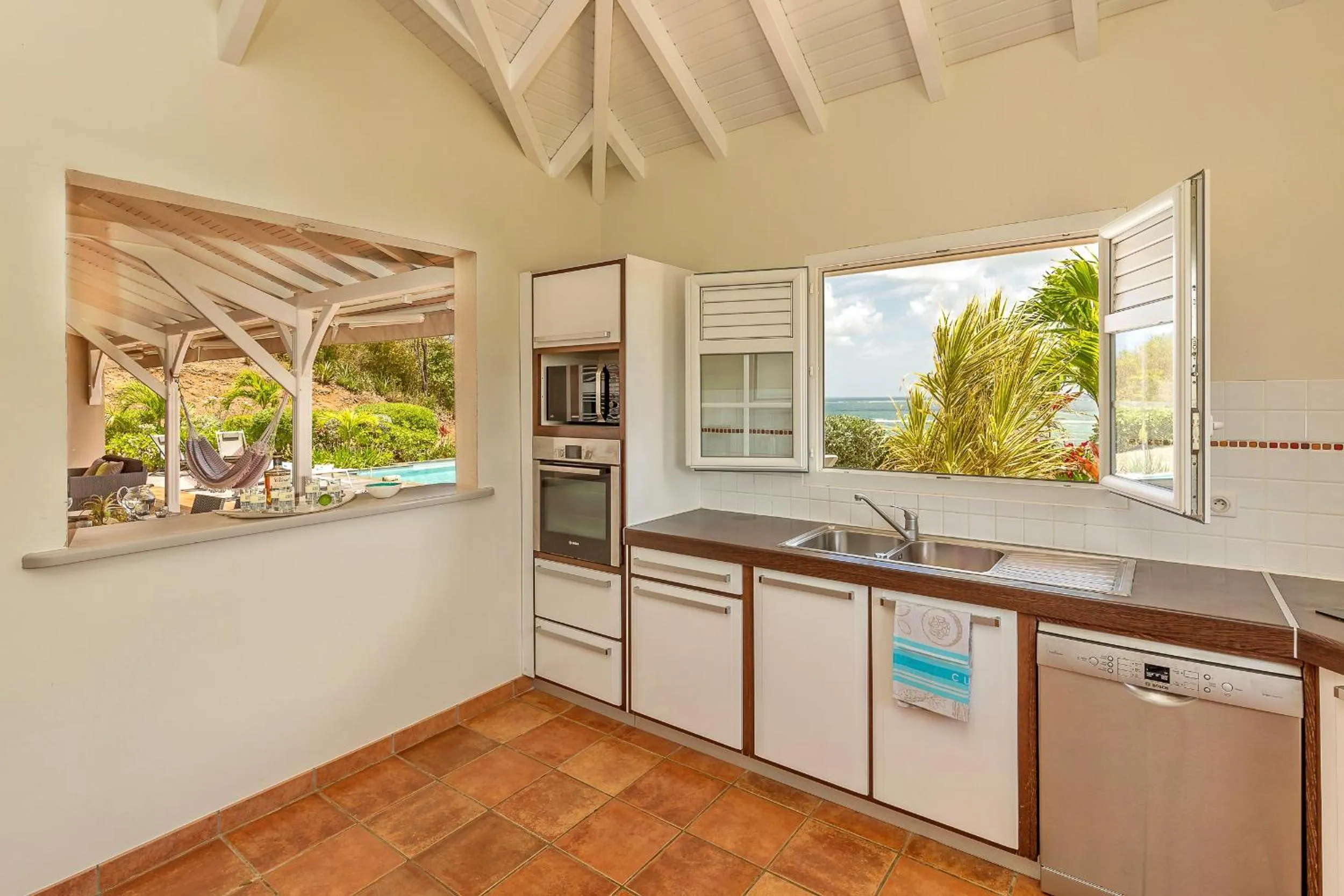 Kitchen or kitchenette in Villas Palm