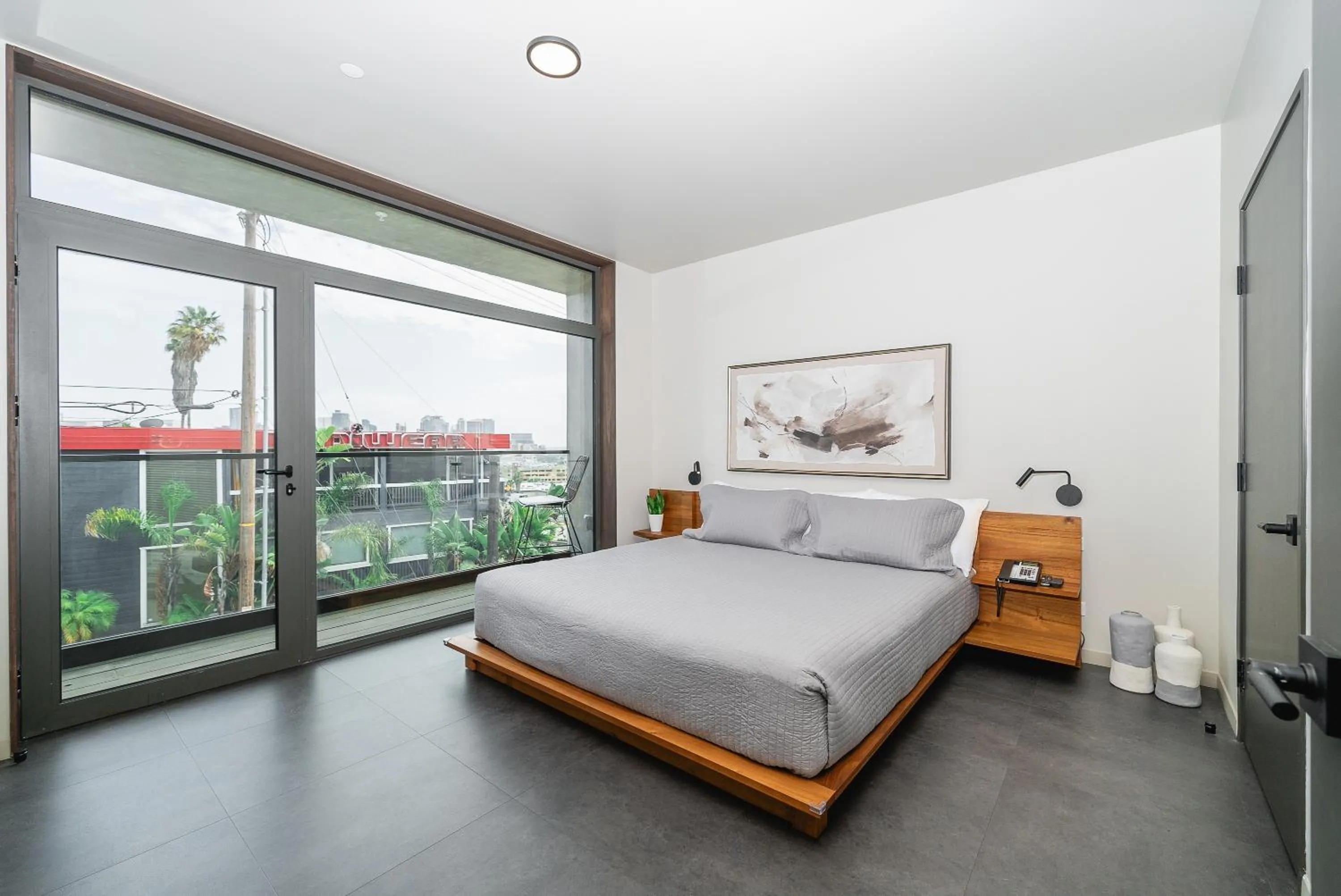 Bed in City24 Condo Hotel Little Italy Mission Hills