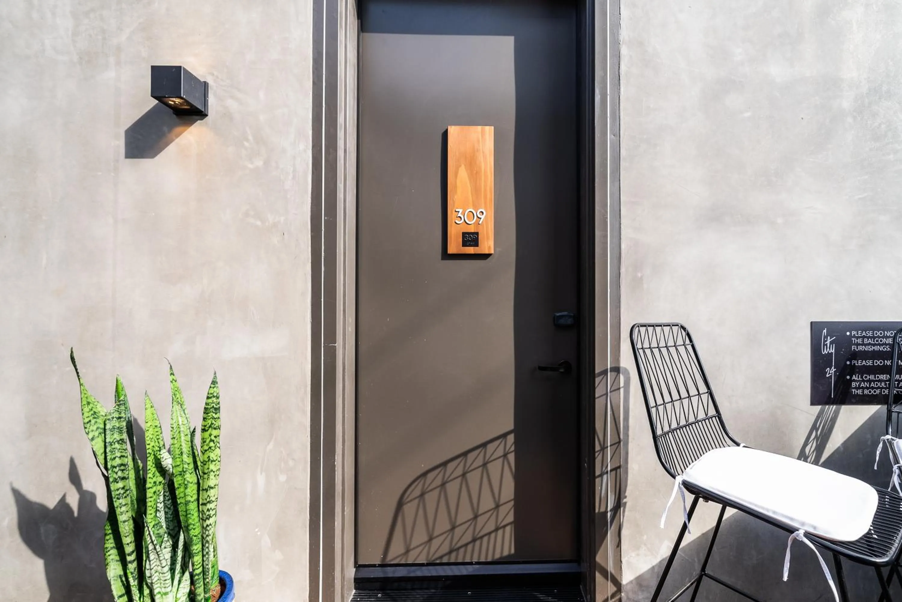 City24 Condo Hotel Little Italy Mission Hills