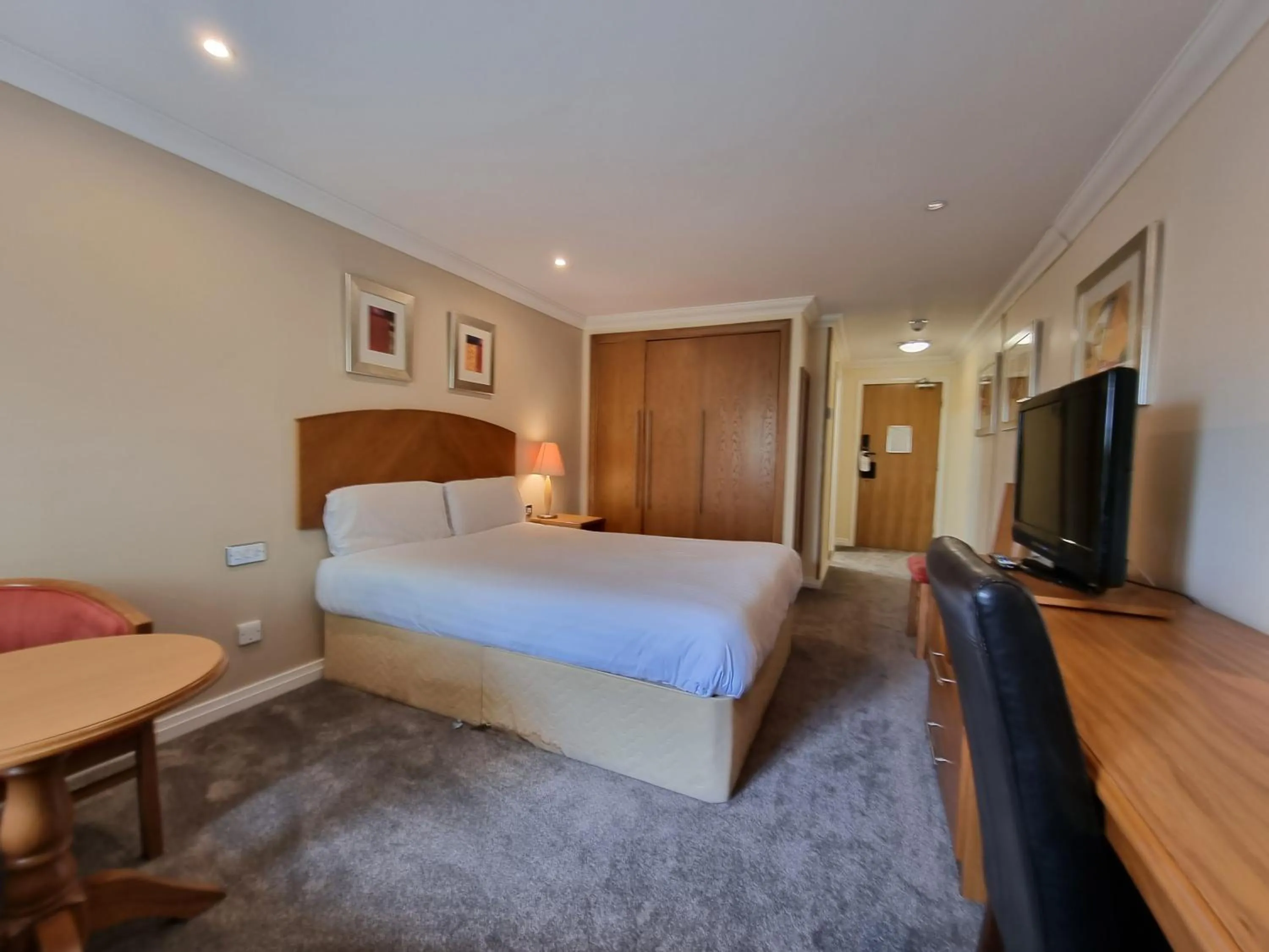 Bedroom, Bed in Kegworth Hotel East Midlands Airport