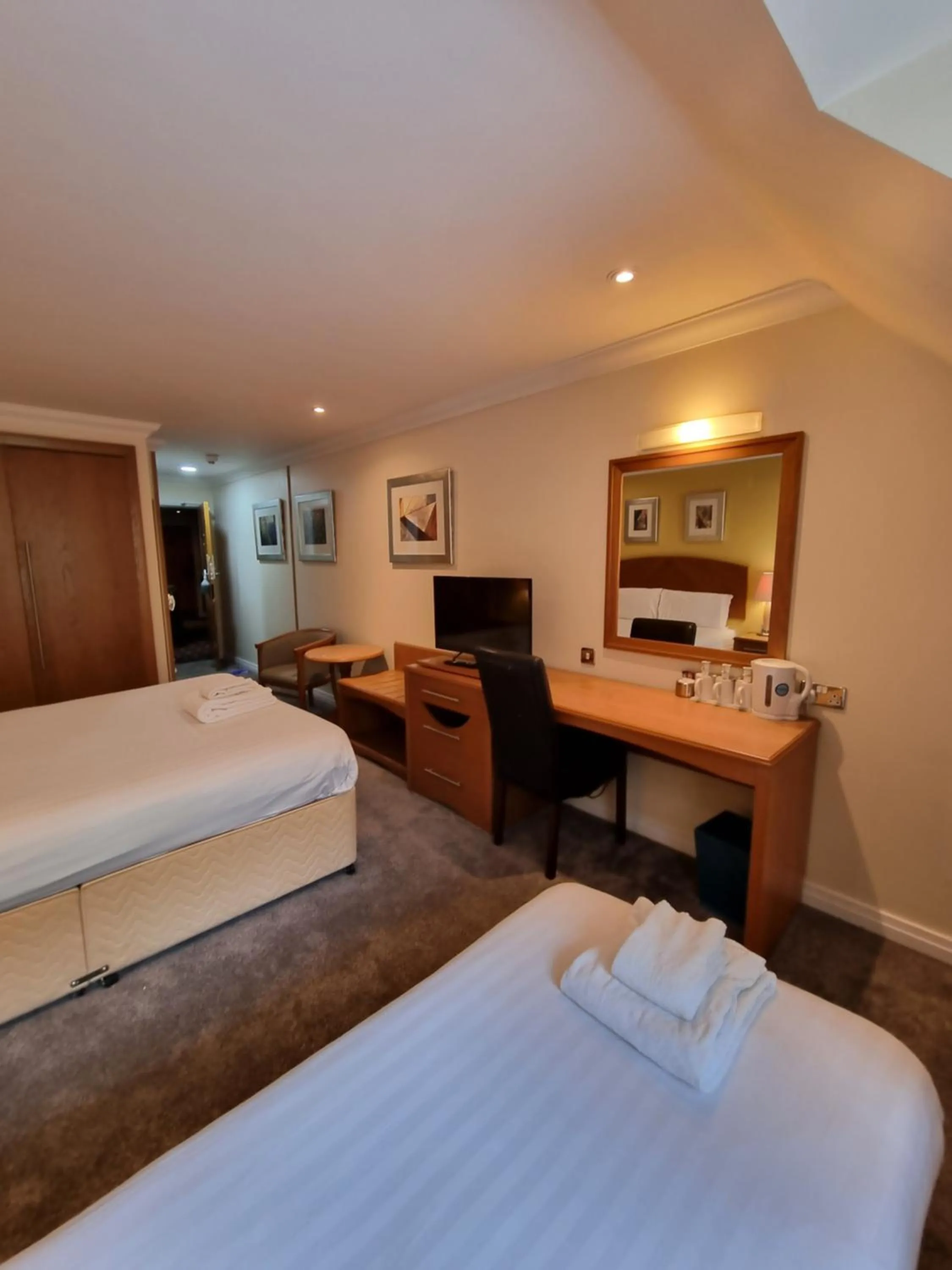 Photo of the whole room, Bed in Kegworth Hotel East Midlands Airport