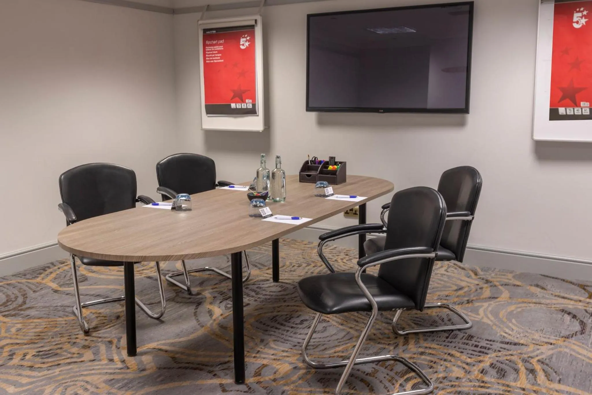 Meeting/conference room in Crowne Plaza East Midlands Airport by IHG