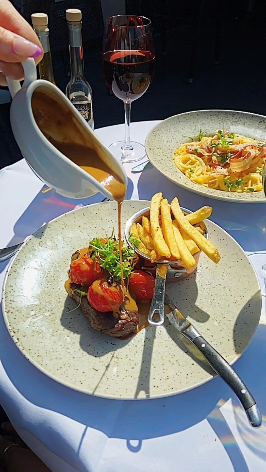 Food and drinks in Best Western Premier EMA Yew Lodge Hotel