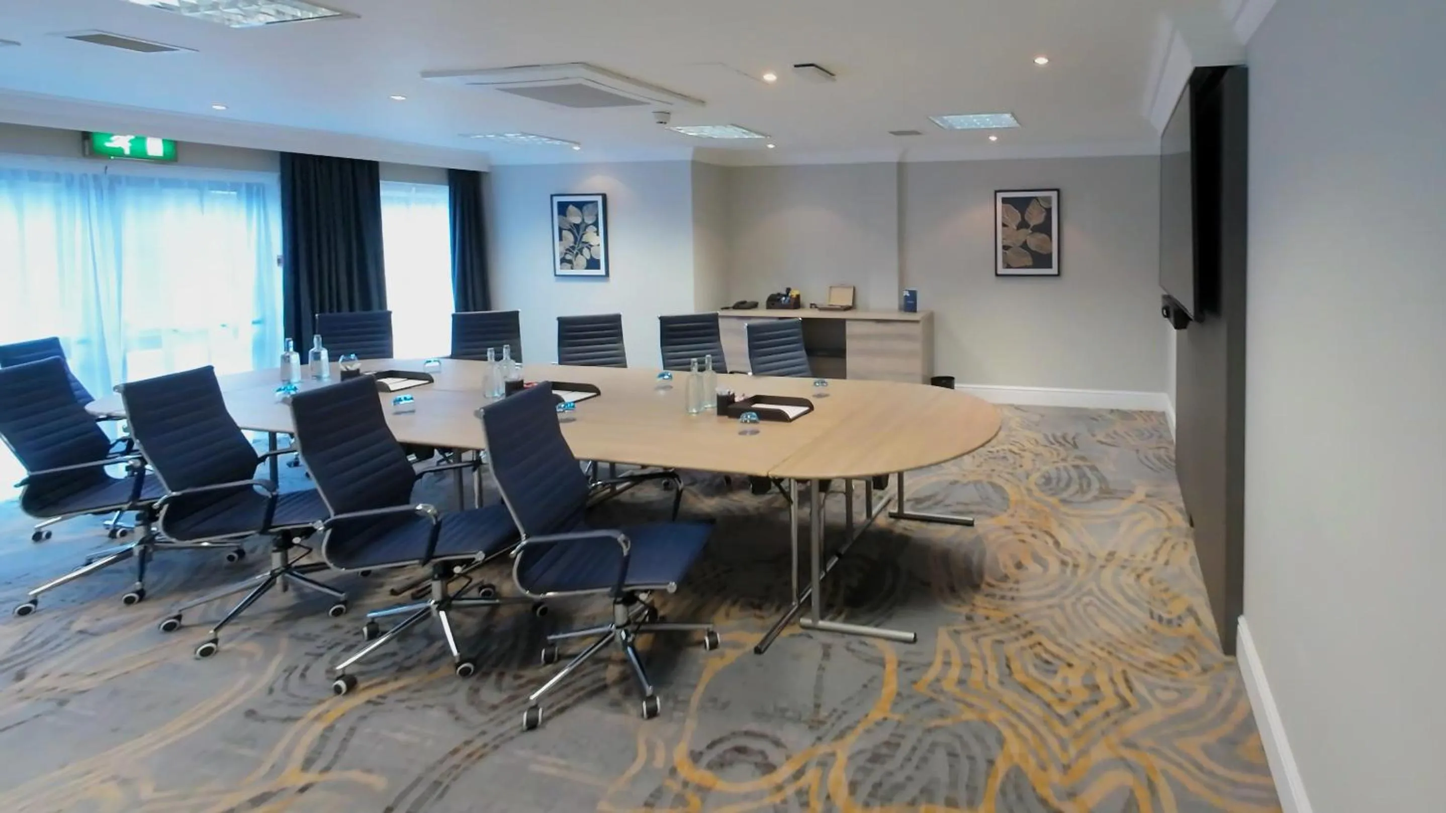 Meeting/conference room in Crowne Plaza East Midlands Airport by IHG