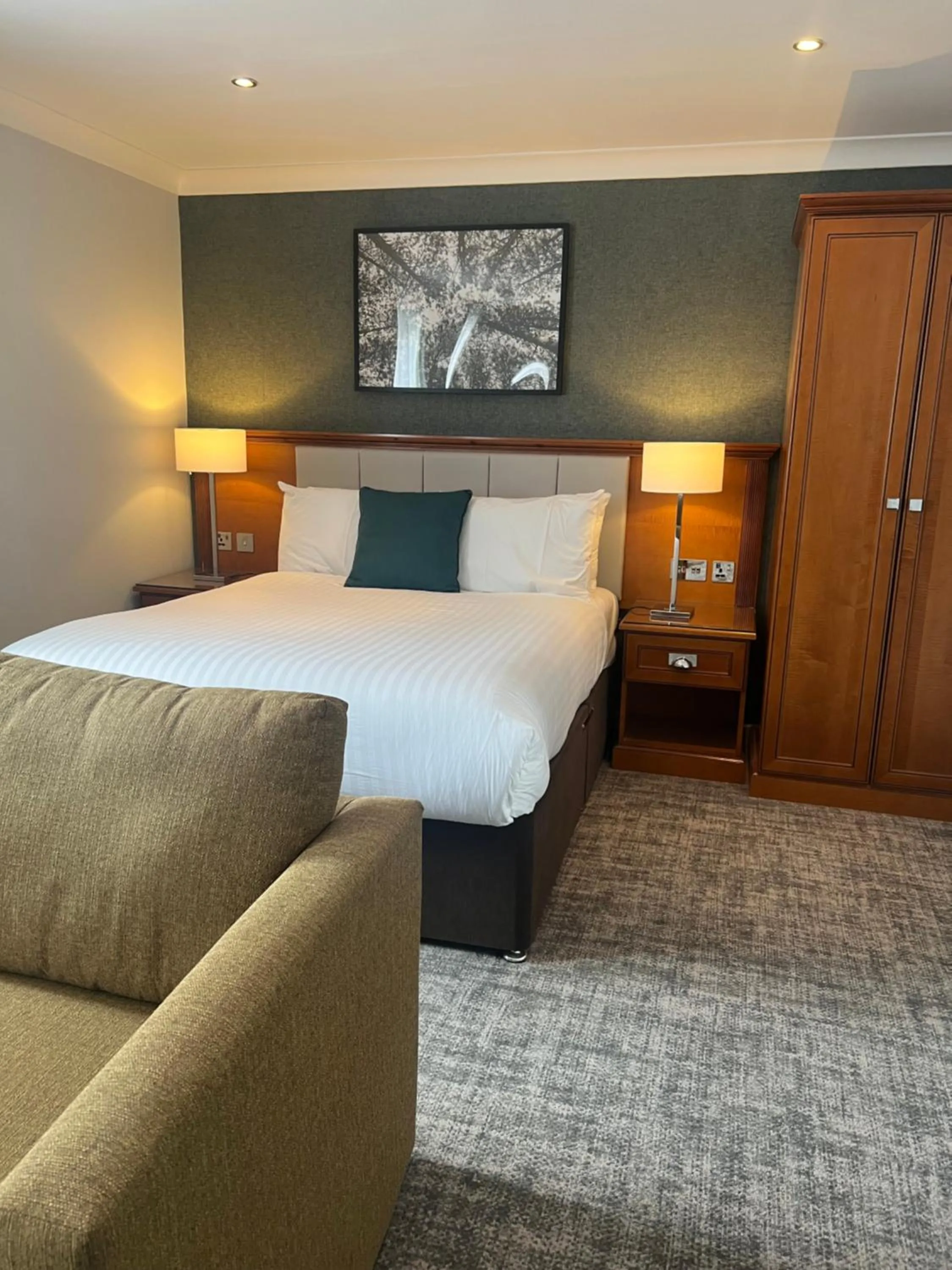 Bedroom, Bed in Crowne Plaza East Midlands Airport by IHG