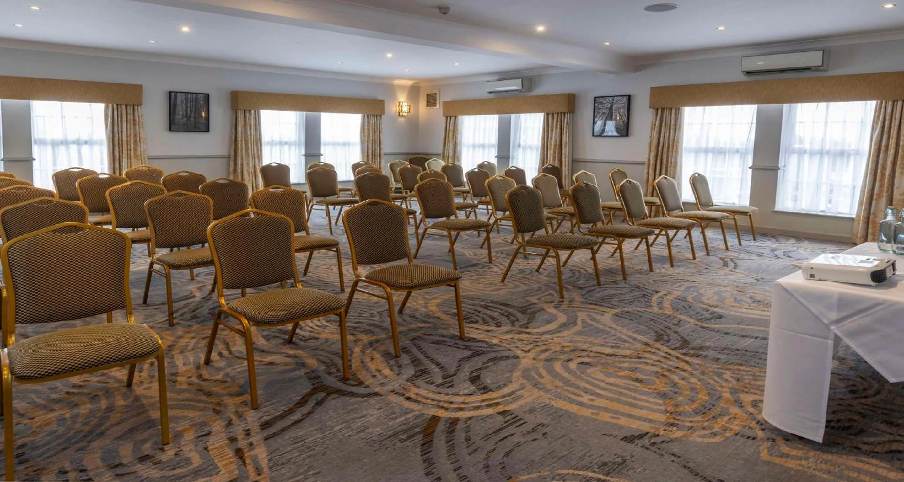 Meeting/conference room in Best Western Premier EMA Yew Lodge Hotel