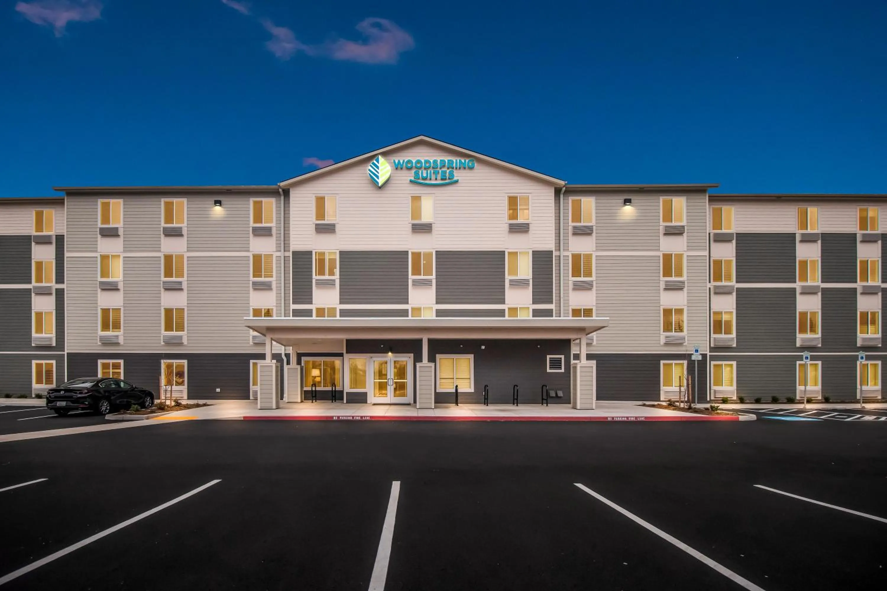 Property building in WoodSpring Suites Beaverton - Portland West