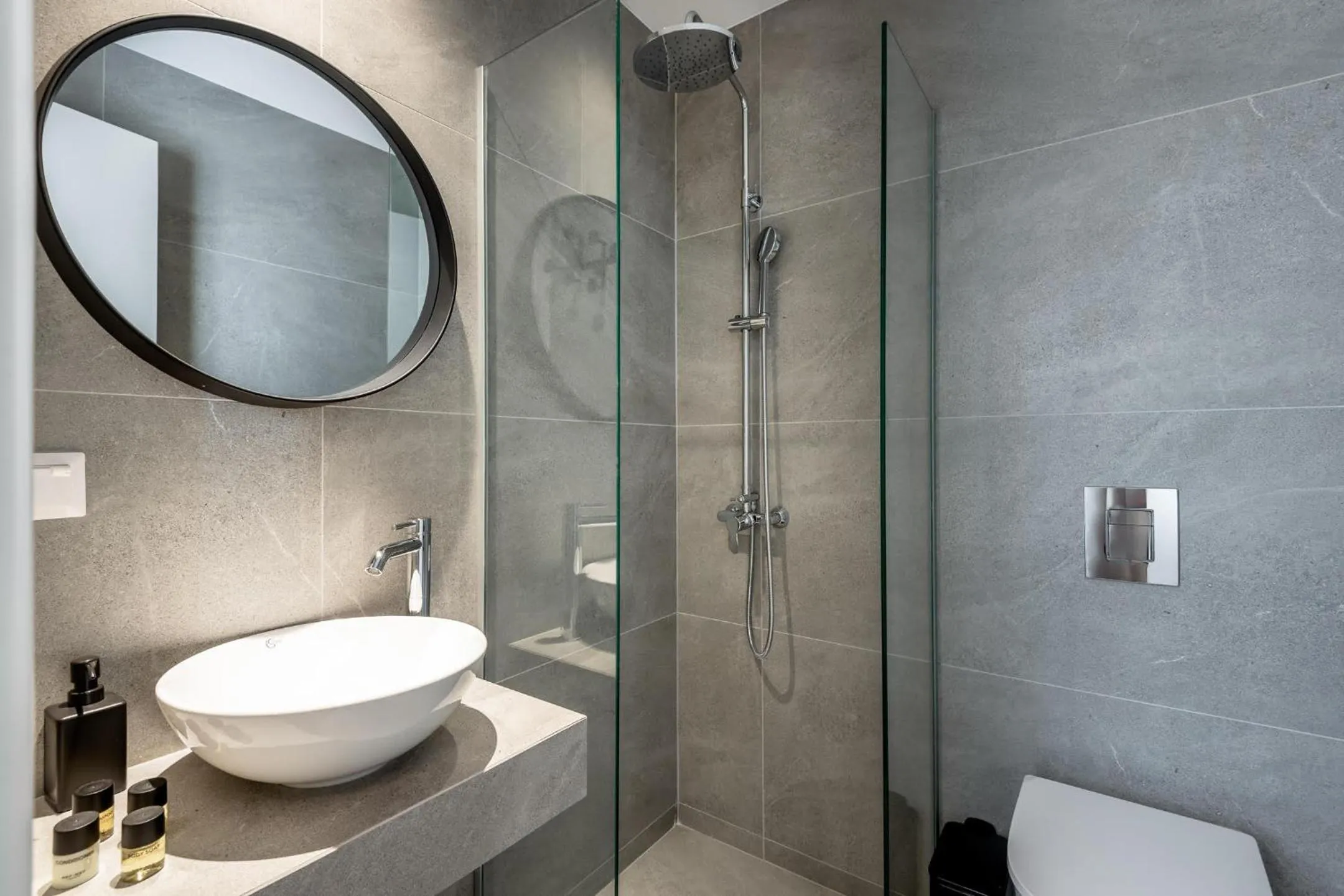 Shower in Amarillide rooms