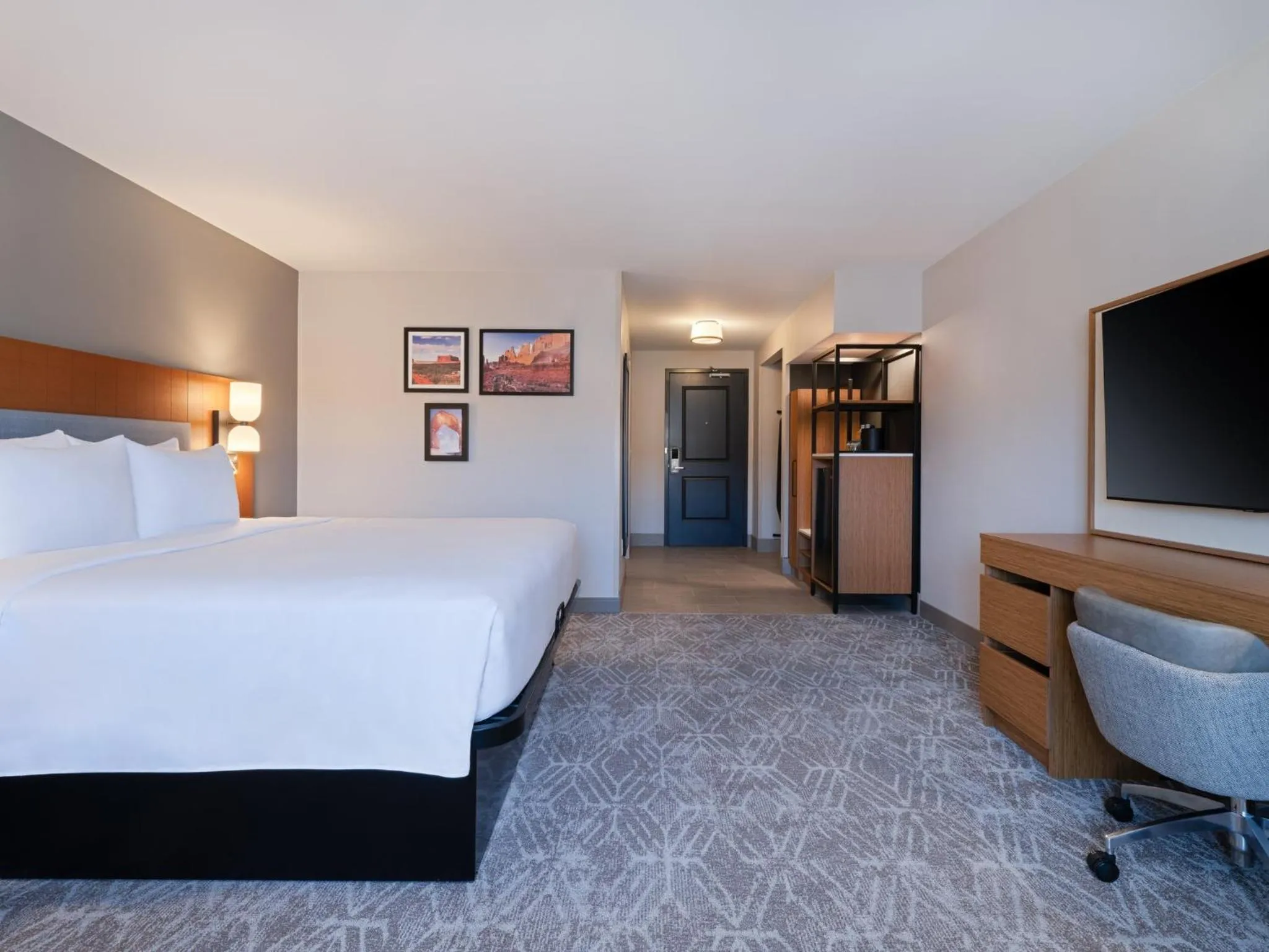 Photo of the whole room, Bed in voco Moab by IHG