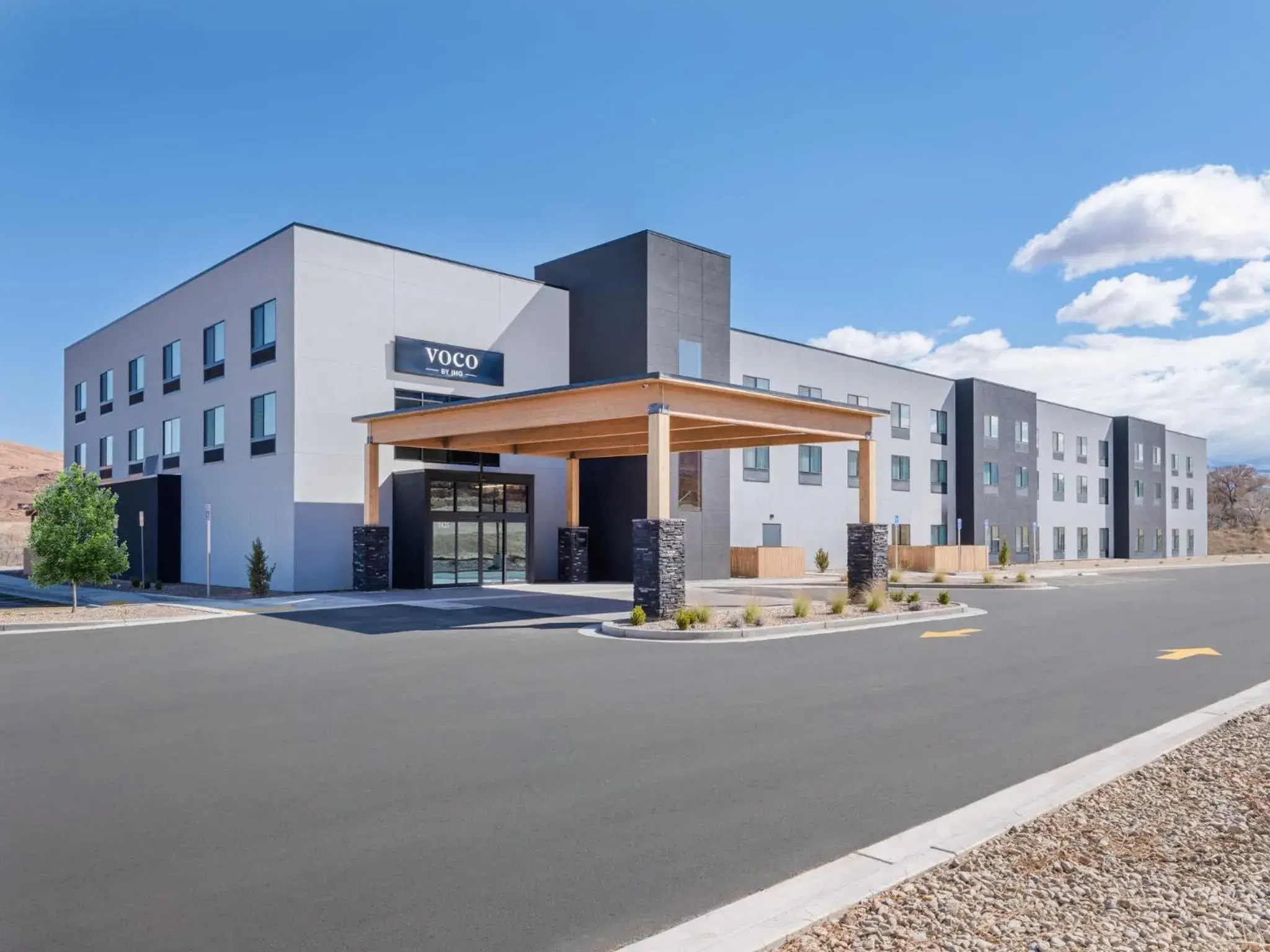 Property building in voco Moab by IHG Property building in voco Moab by IHG