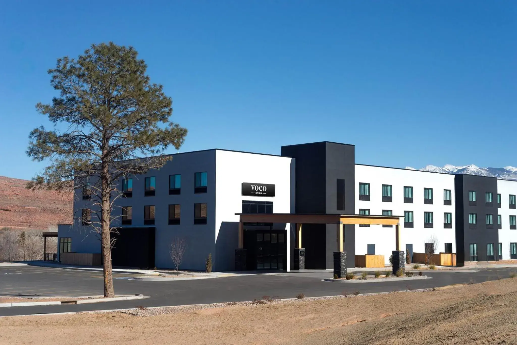 Property building in voco Moab by IHG Property building in voco Moab by IHG
